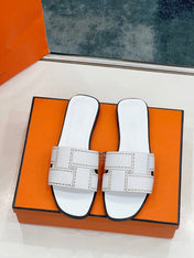 IDIOMA SANDAL IN WHITE CALFSKIN