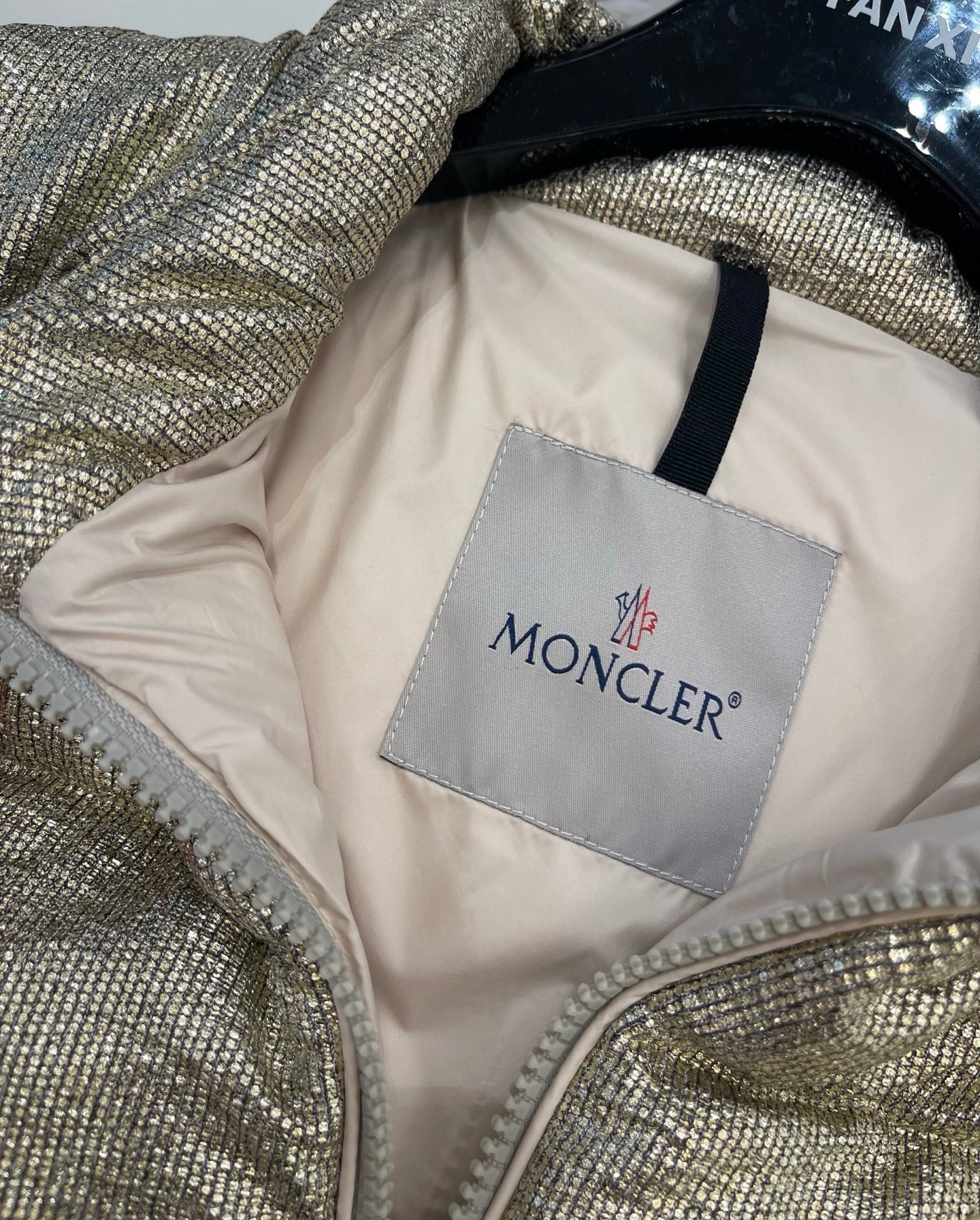MONCLER 25S SLEEVELESS JACKET 331