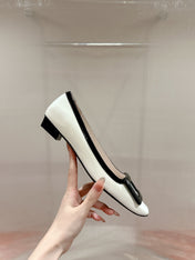 TROMPETTE BALLERINAS IN WHITE SHINY CALFSKIN BLACK SQUARE BUCKLE