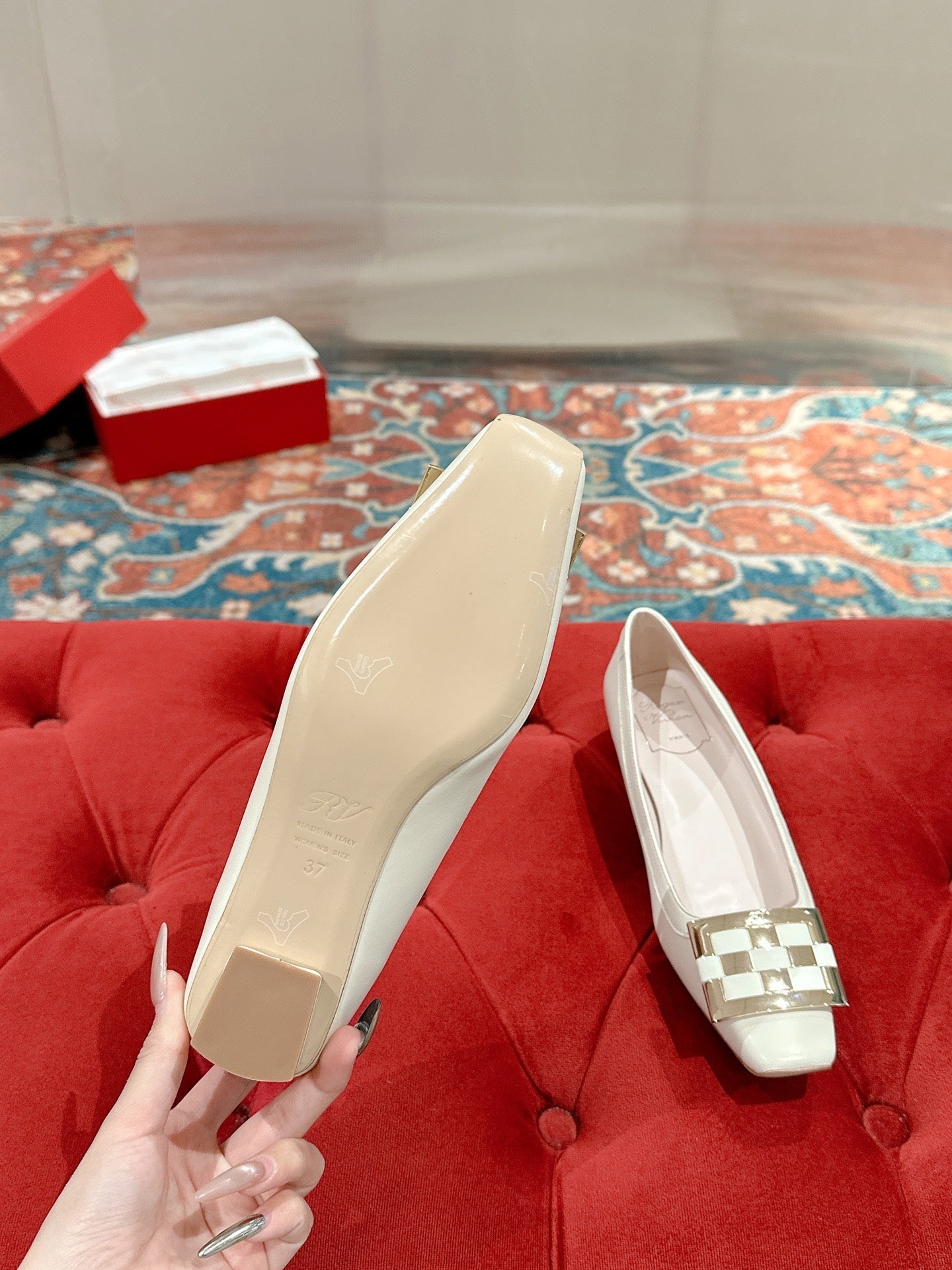 TROMPETTE BALLERINAS IN OFF WHITE SHINY CALFSKIN