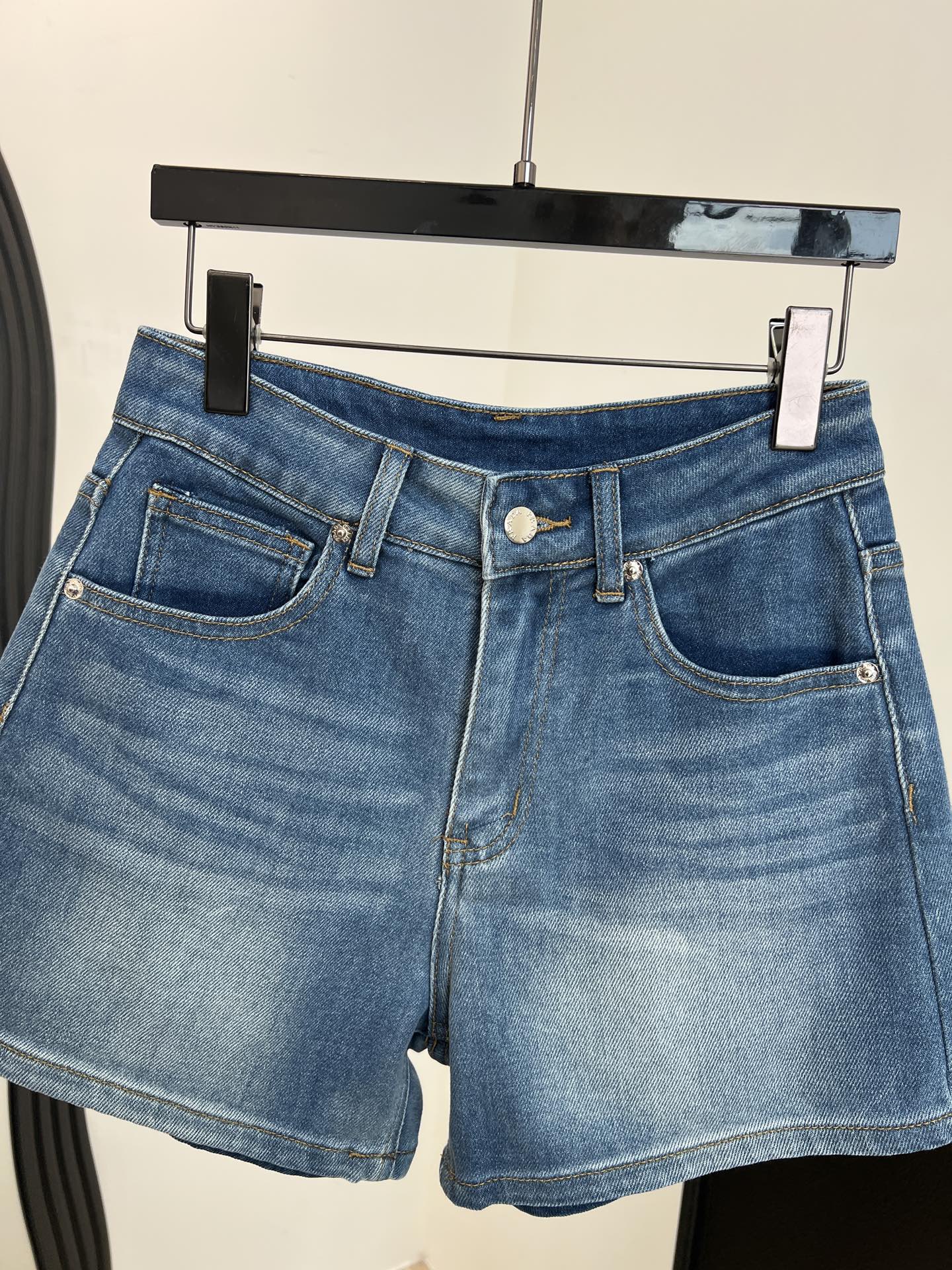 PRADA 26S SHORTS STYLE 865
