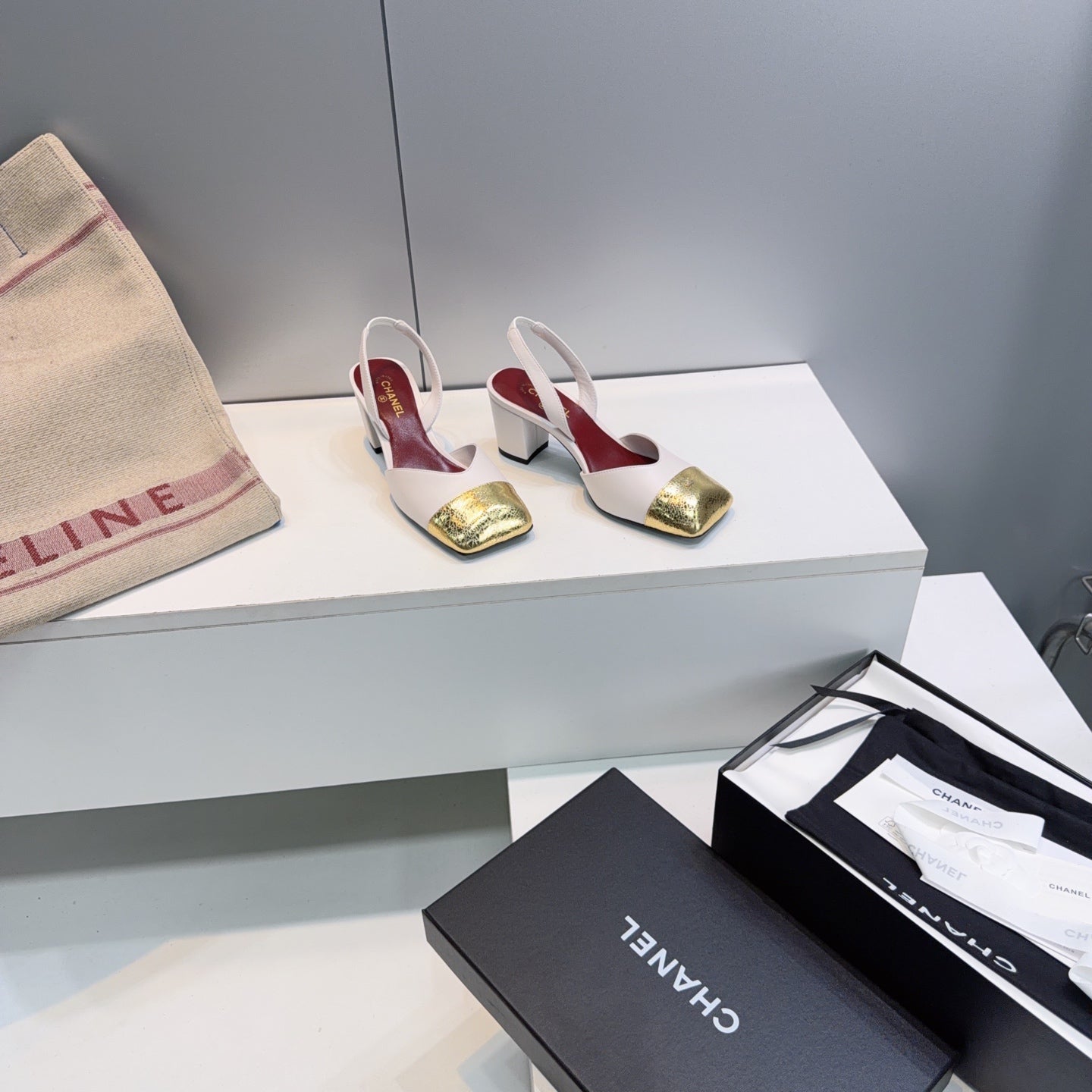 CHANEL 26S SLINGBACK 55 MM IN WHITE LAMBSKIN WITH GOLD CAP TOE