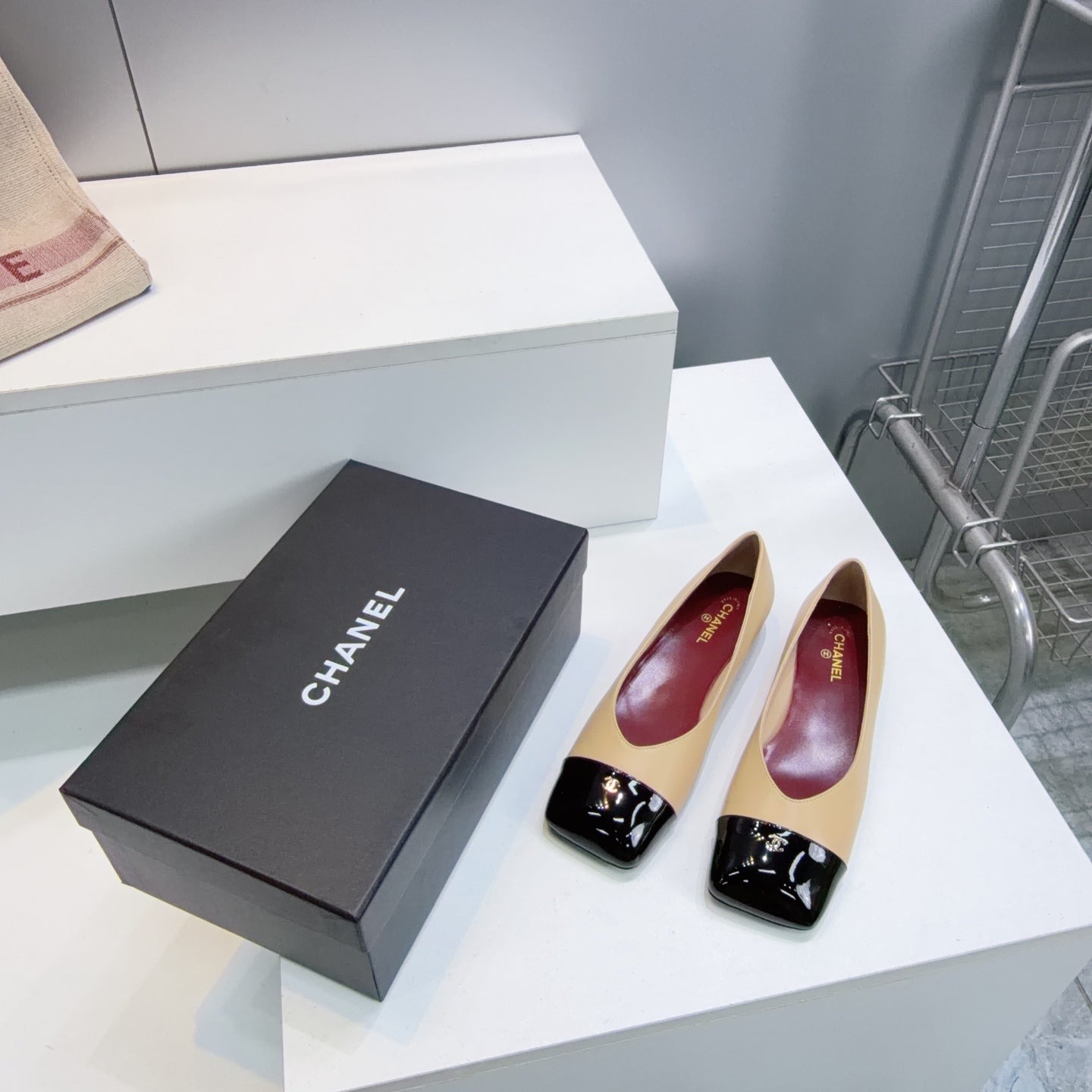 CHANEL 26S FLATS IN BEIGE LAMBSKIN WITH BLACK CAP TOE
