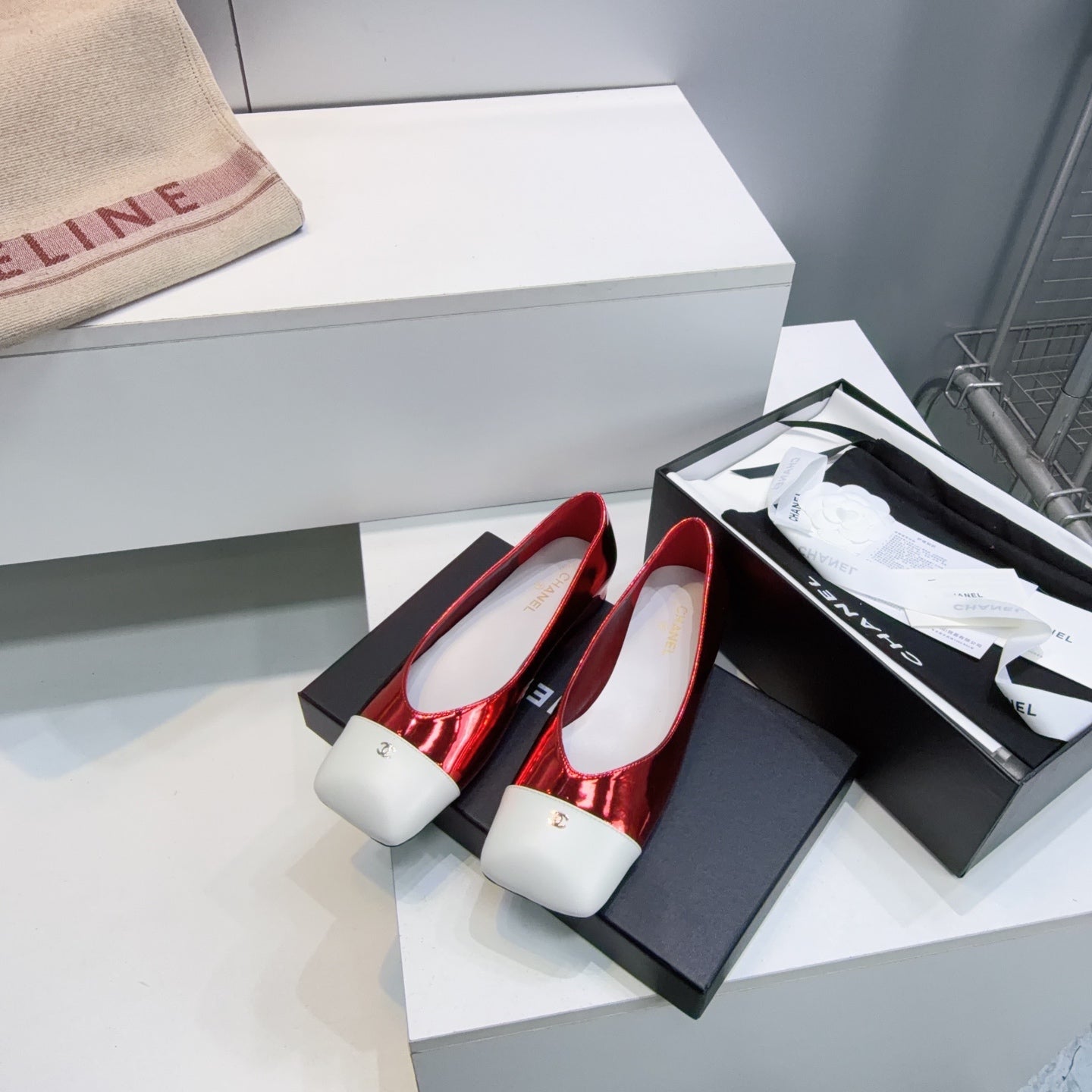 CHANEL 26S FLATS IN RED GLOSSY LAMBSKIN WITH WHITE CAP TOE