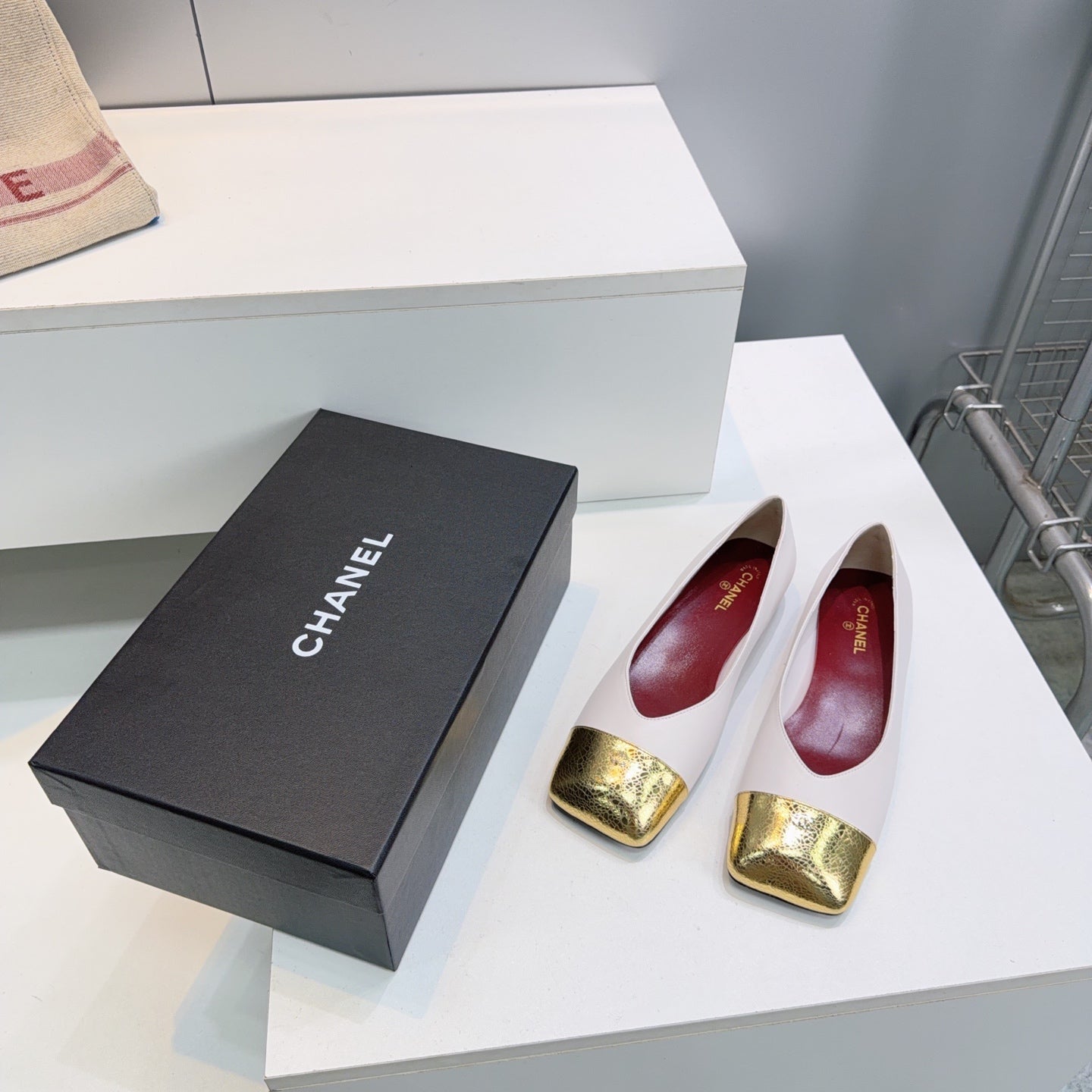 CHANEL 26S FLATS IN WHITE LAMBSKIN WITH GOLD CAP TOE