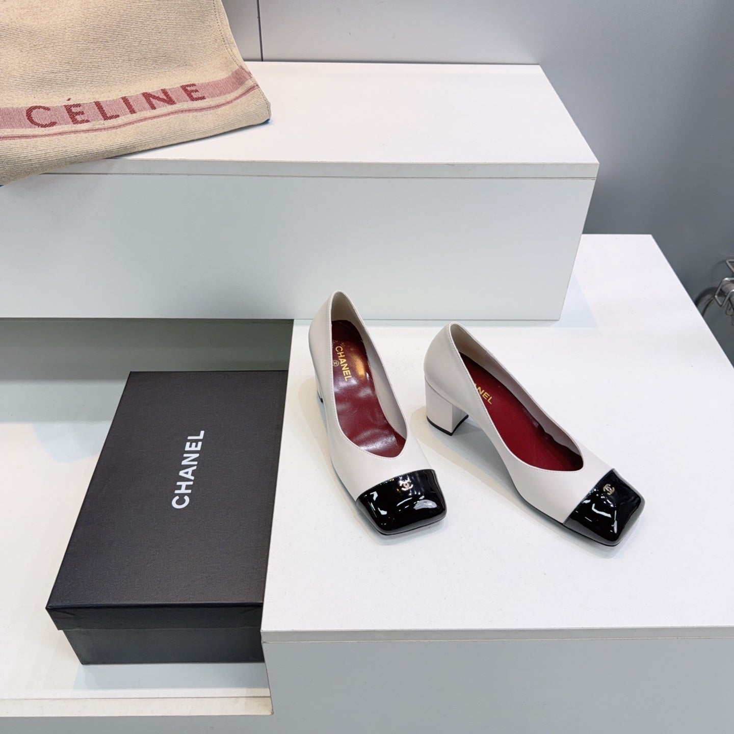 CHANEL 26S SQUARE-TOE HIGH HEELS 55 MM IN WHITE LAMBSKIN WITH BLACK CAP TOE