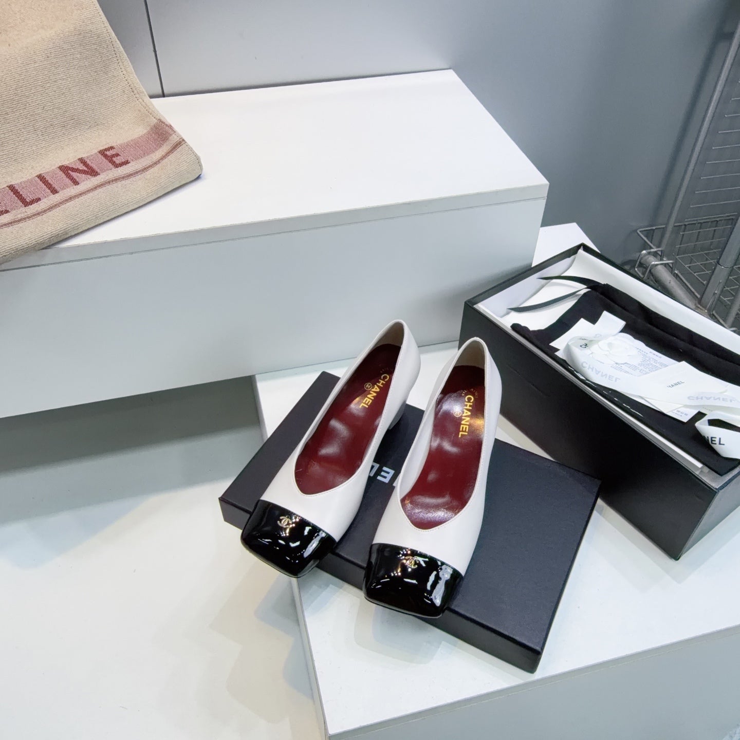 CHANEL 26S SQUARE-TOE HIGH HEELS 55 MM IN WHITE LAMBSKIN WITH BLACK CAP TOE