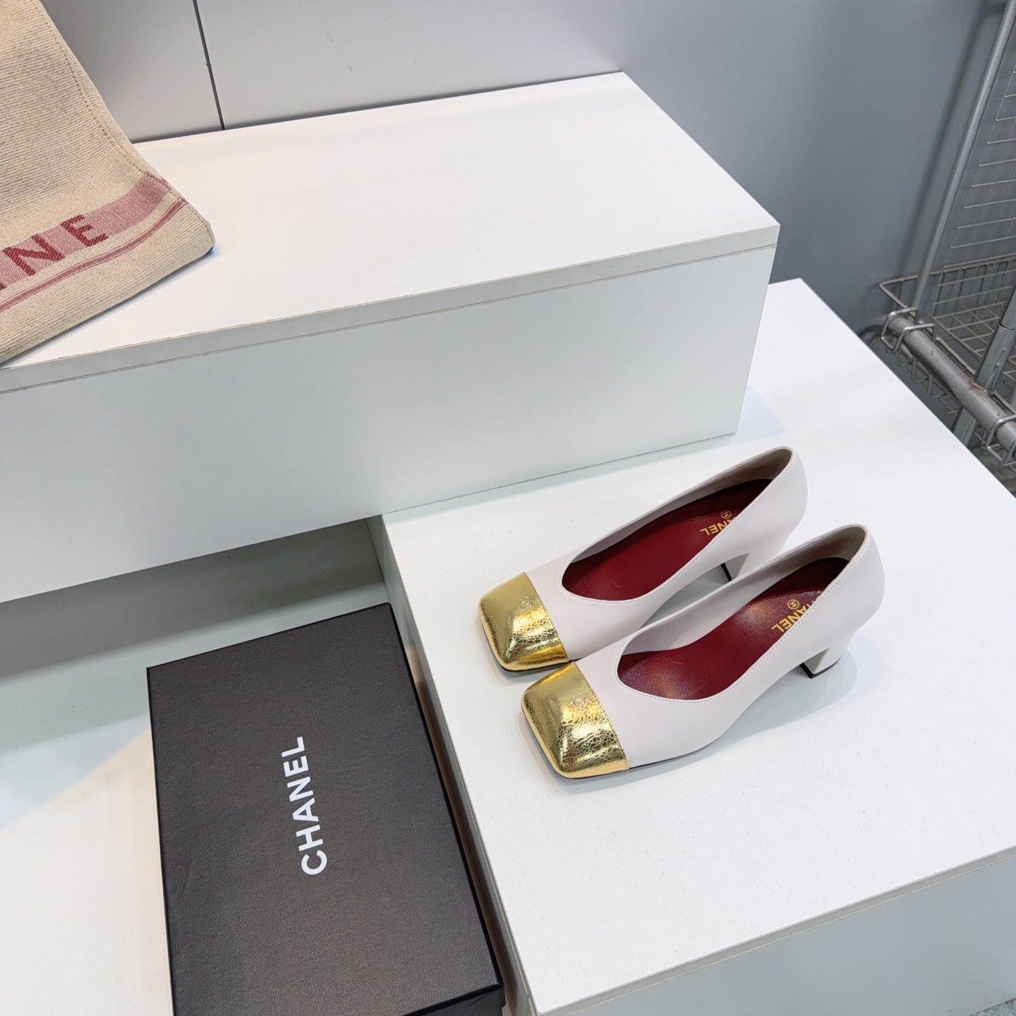 CHANEL 26S SQUARE-TOE HIGH HEELS 55 MM IN WHITE LAMBSKIN WITH GOLD CAP TOE