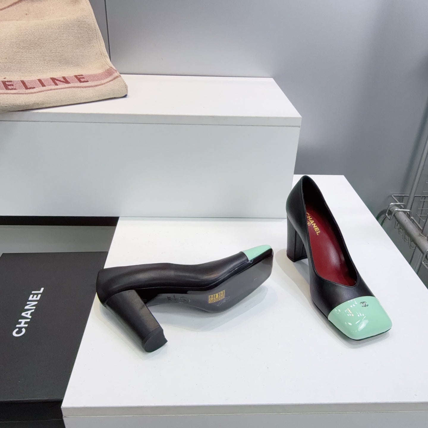 CHANEL 26S SQUARE-TOE HIGH HEELS 95 MM IN BLACK LAMBSKIN WITH MINT GREEN CAP TOE