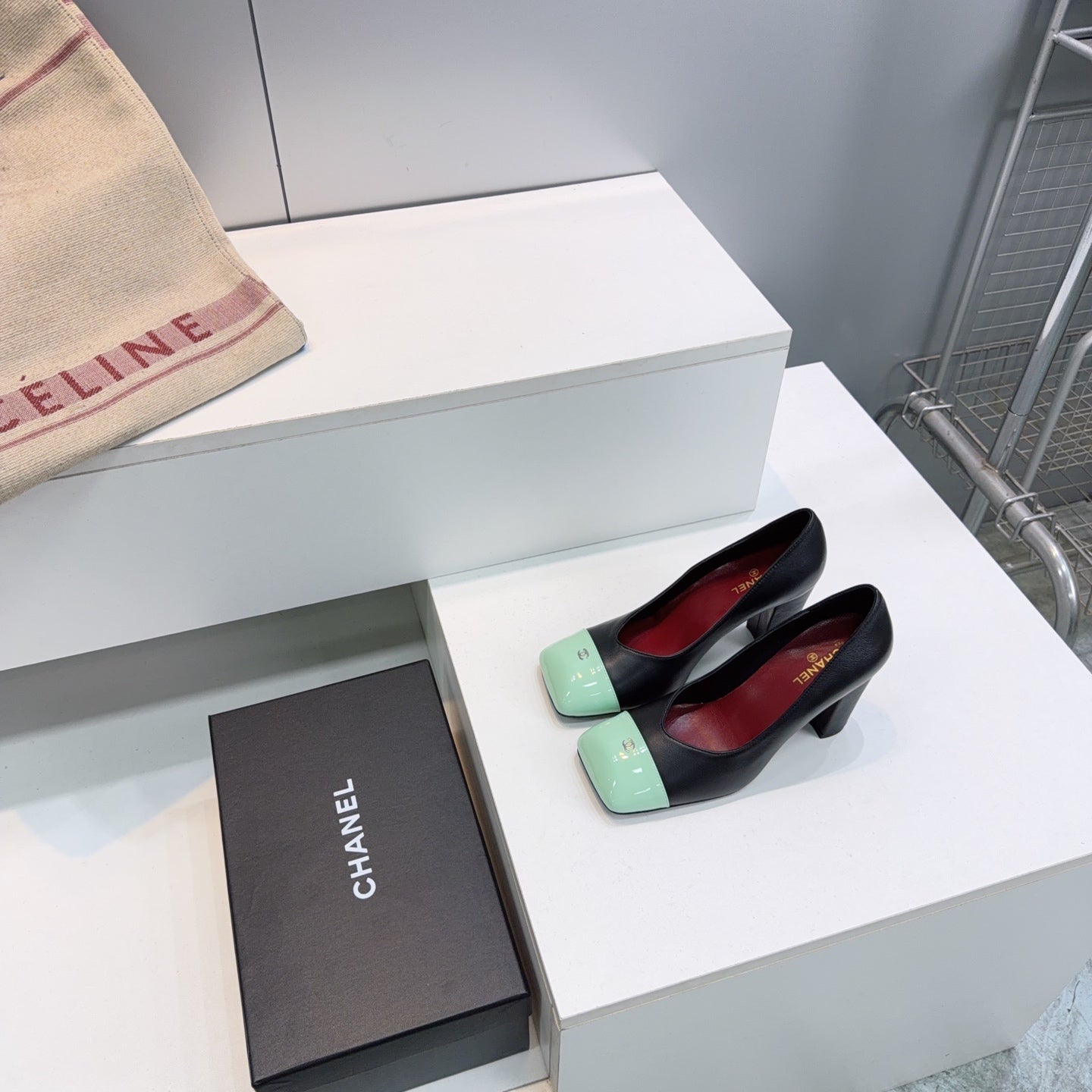 CHANEL 26S SQUARE-TOE HIGH HEELS 95 MM IN BLACK LAMBSKIN WITH MINT GREEN CAP TOE