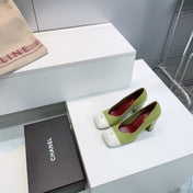 CHANEL 26S SQUARE-TOE HIGH HEELS 95 MM IN GREEN LAMBSKIN WITH WHITE CAP TOE
