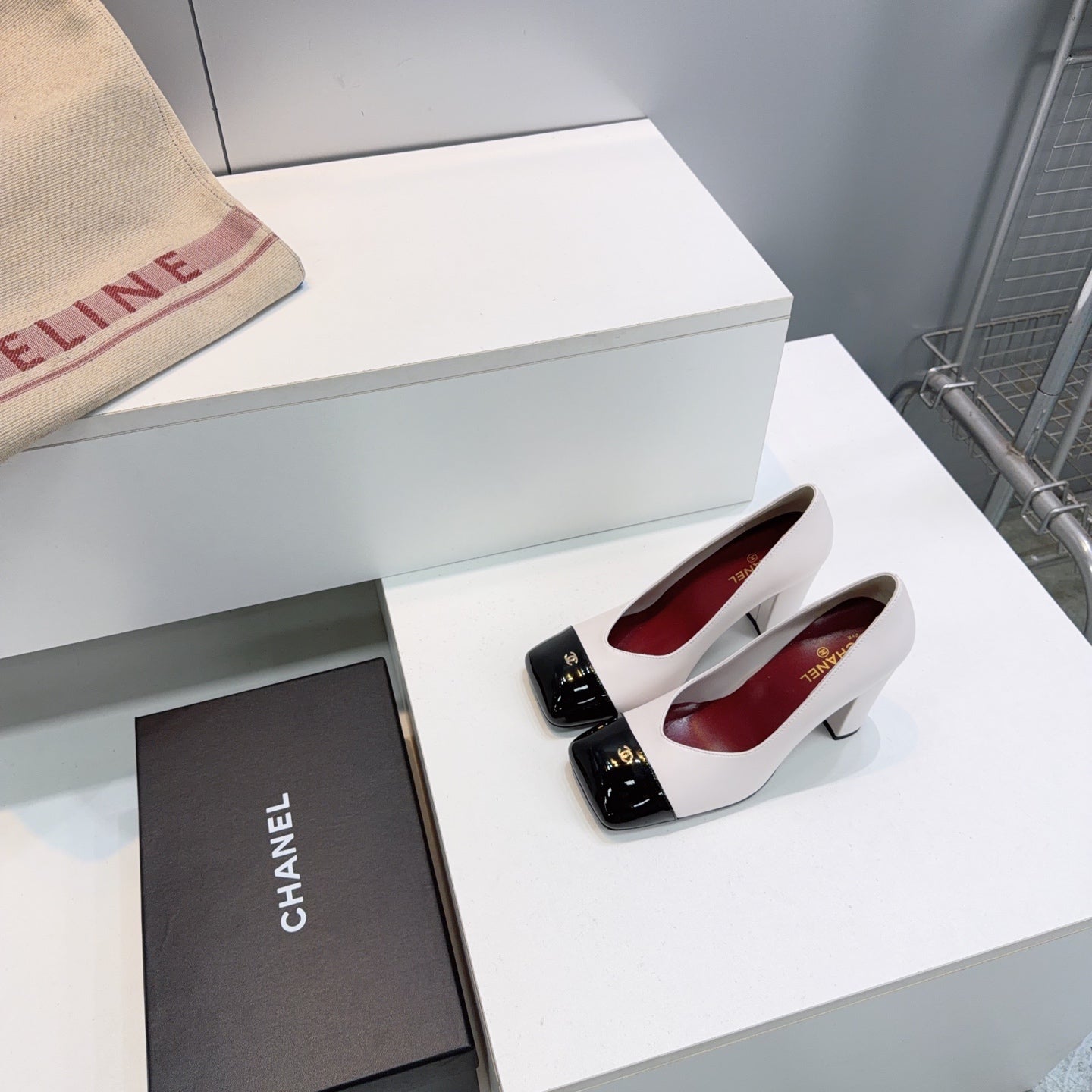 CHANEL 26S SQUARE-TOE HIGH HEELS 95 MM IN WHITE LAMBSKIN WITH BLACK CAP TOE