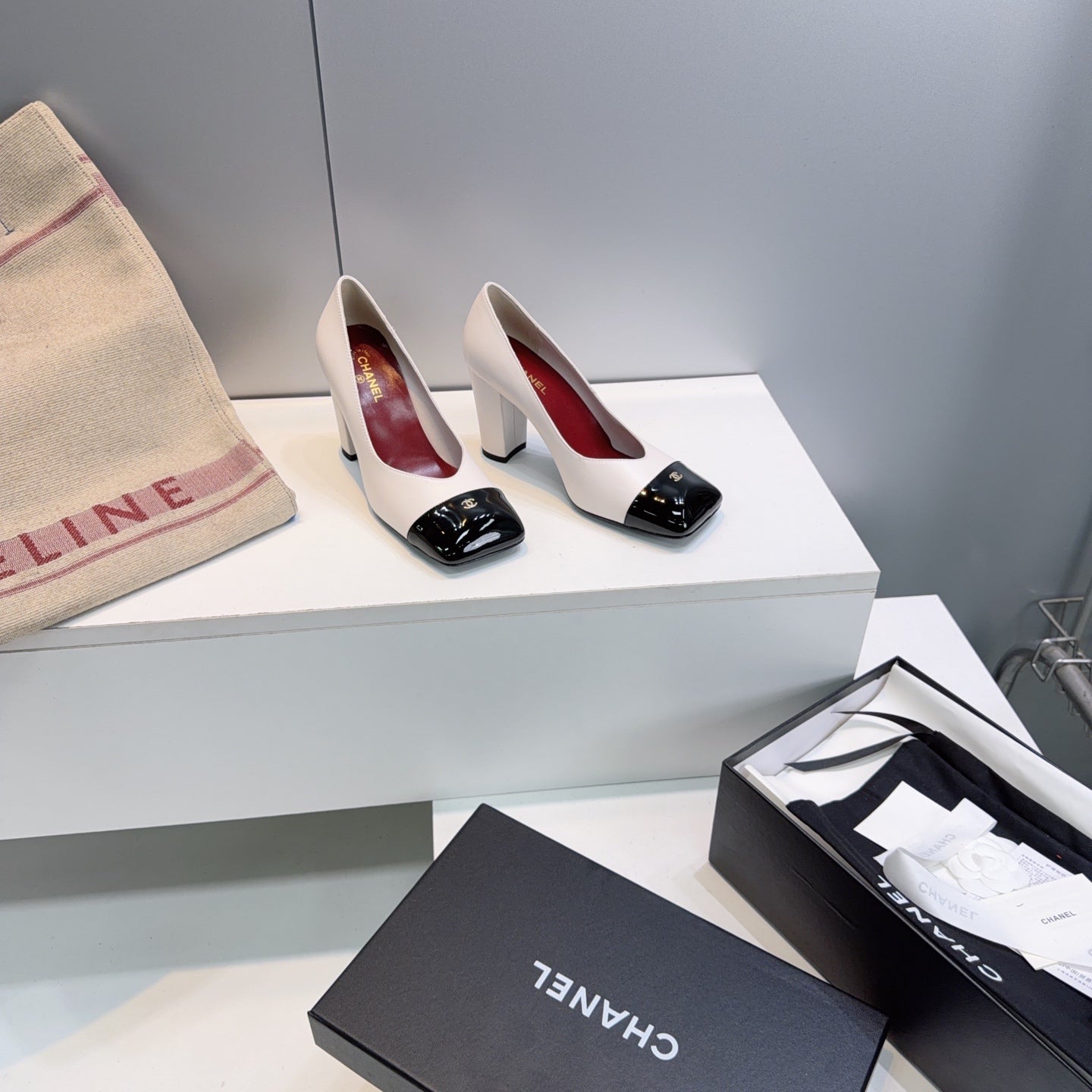 CHANEL 26S SQUARE-TOE HIGH HEELS 95 MM IN WHITE LAMBSKIN WITH BLACK CAP TOE