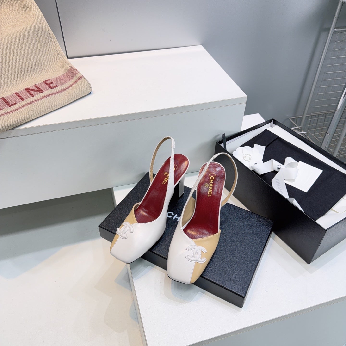 CHANEL 26S SLINGBACK 100 MM IN BEIGE AND WHITE LAMBSKIN