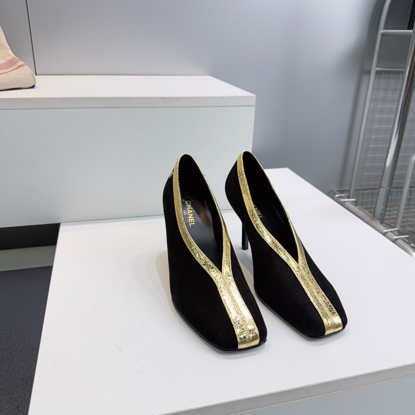 CHANEL 26S HIGH HEELS 100 MM IN BLACK SUEDE