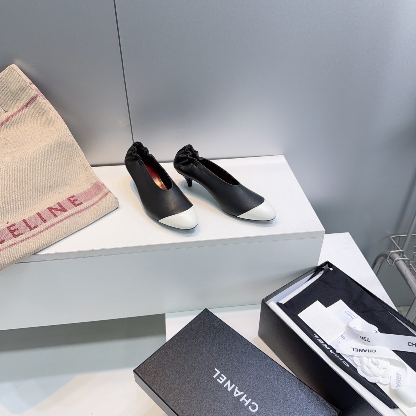 CHANEL 26S COLOR-BLOCK HIGH HEELS 45 MM IN BLACK LAMBSKIN
