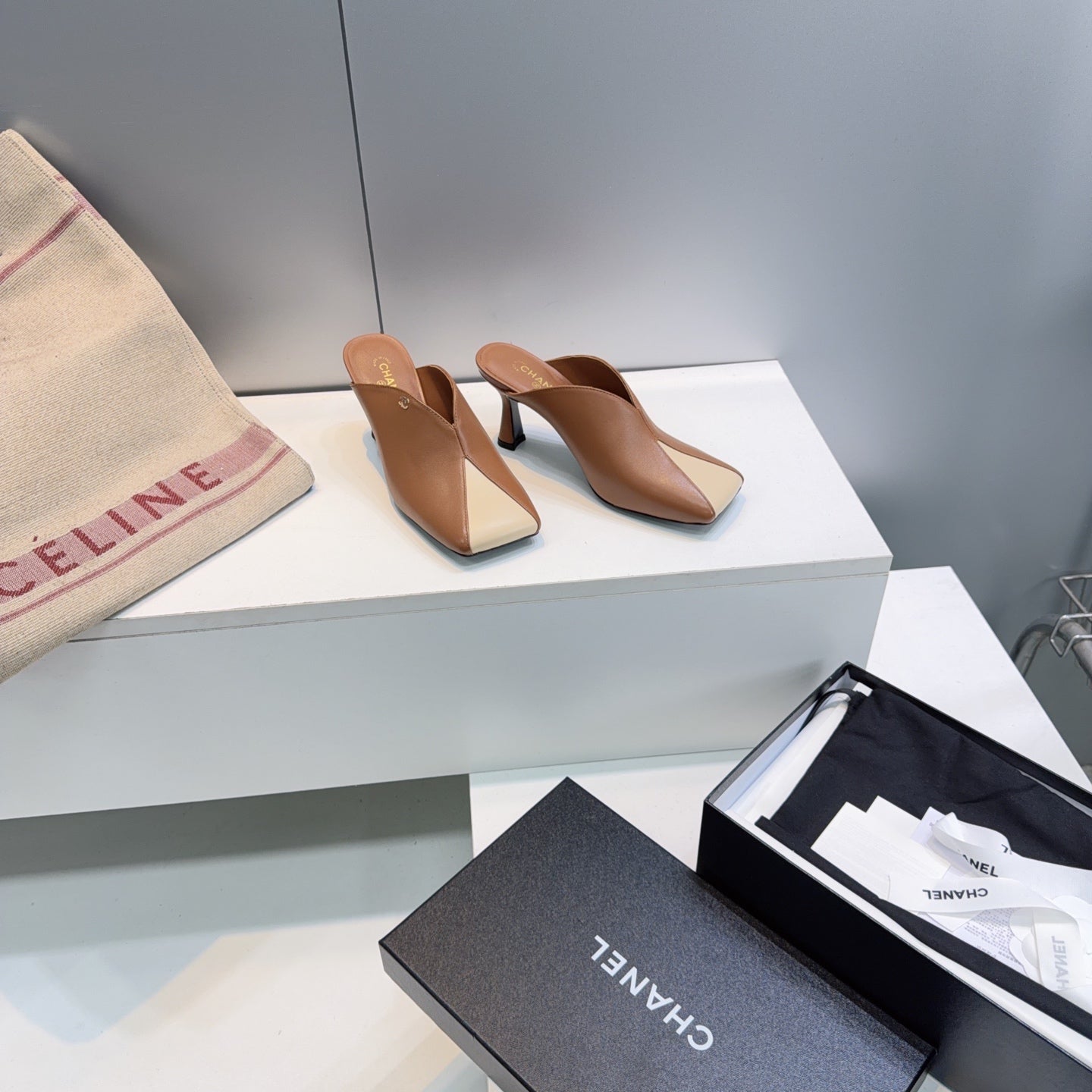CHANEL 26S HIGH-HEEL MULES 70 MM IN BROWN AND BEIGE LAMBSKIN