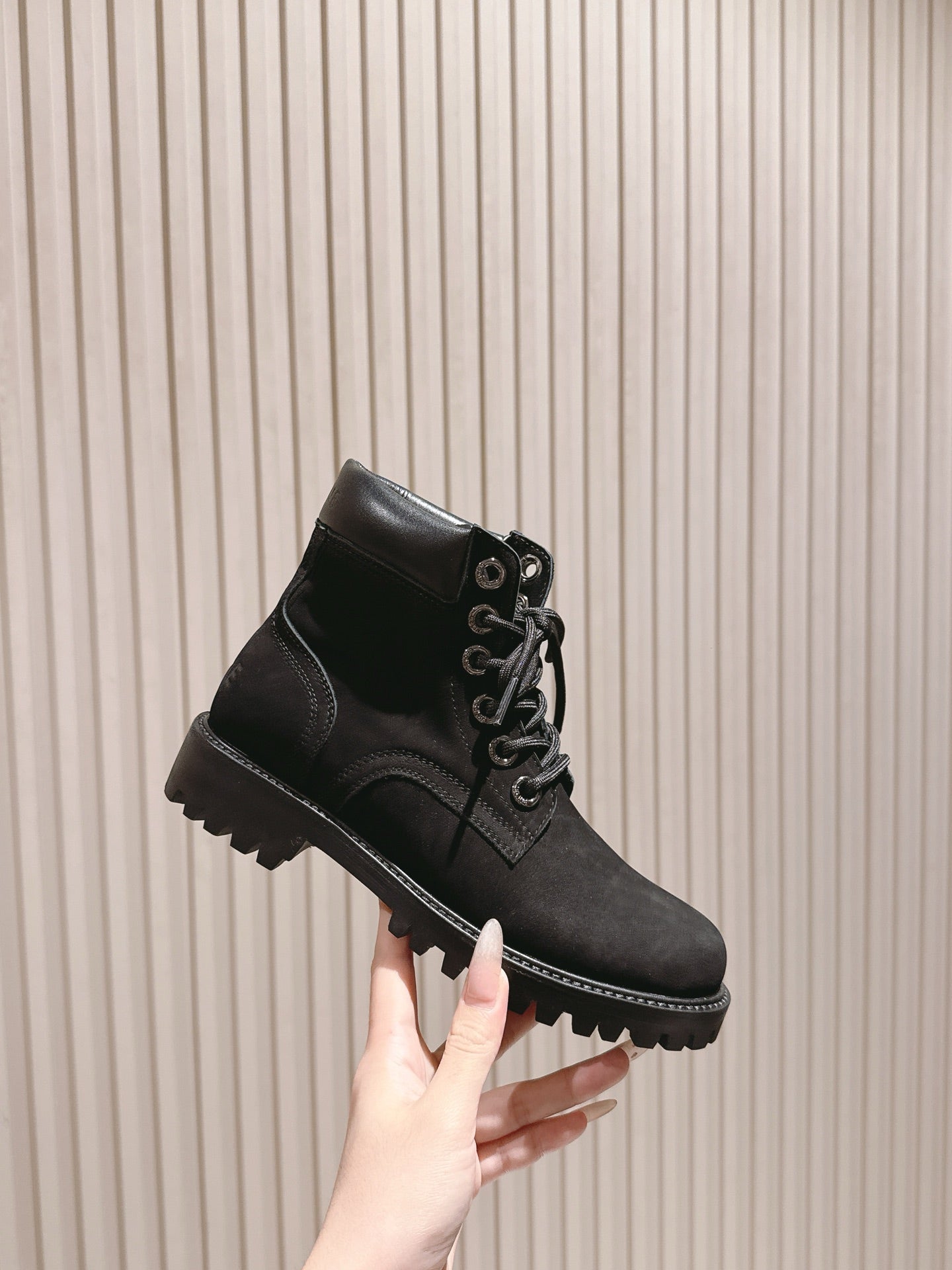 CELINE 25S MARTIN BOOTS IN BLACK CALFSKIN
