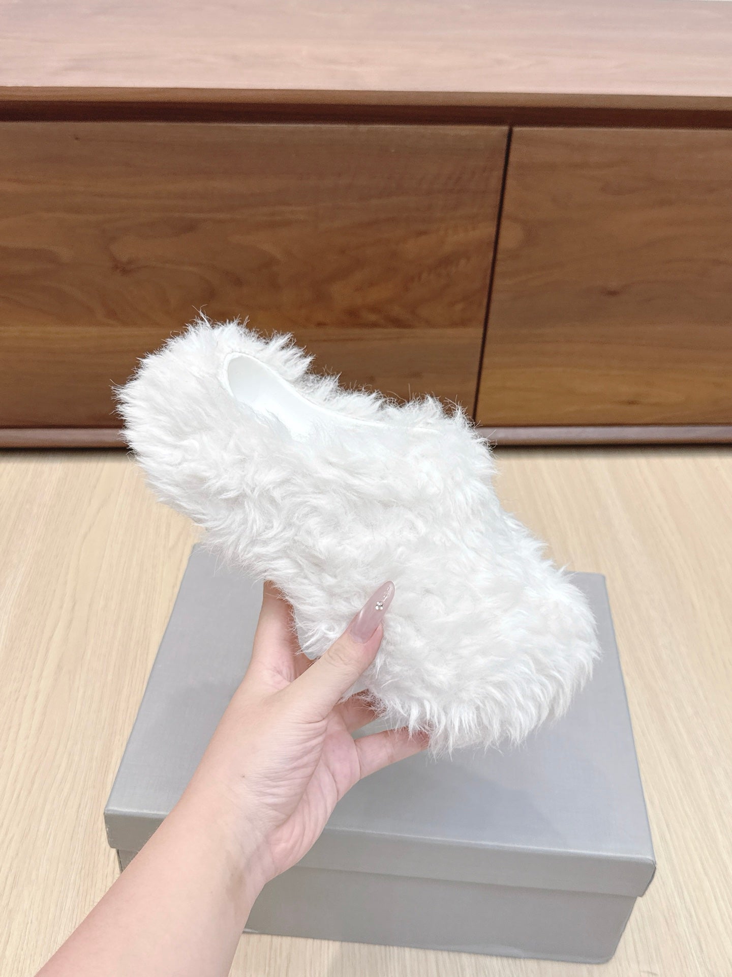 BALENCIAGA 25S MULES IN WHITE FAUX FUR
