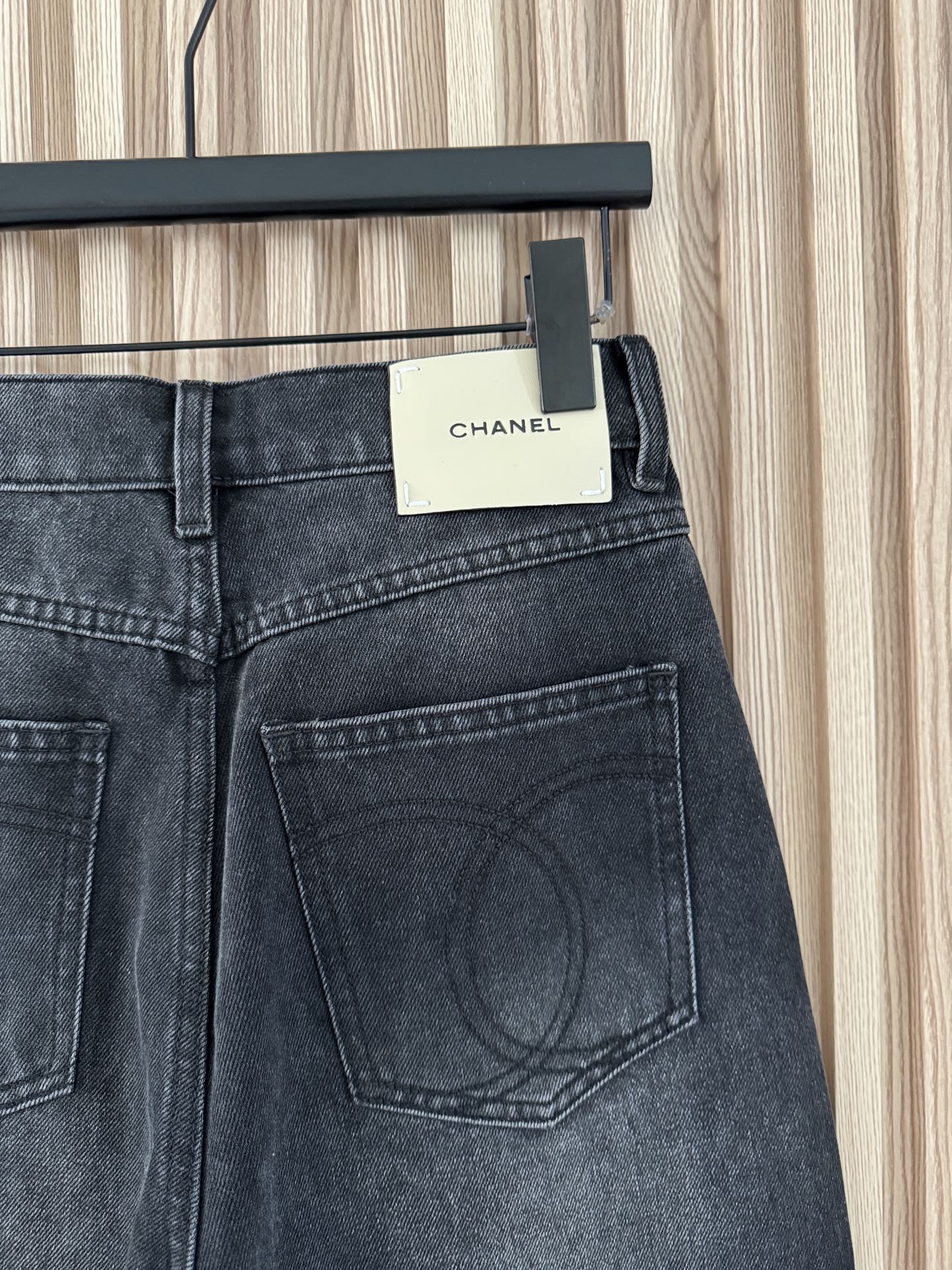 CHANEL 26S STRAIGHT-LEG JEANS 1392