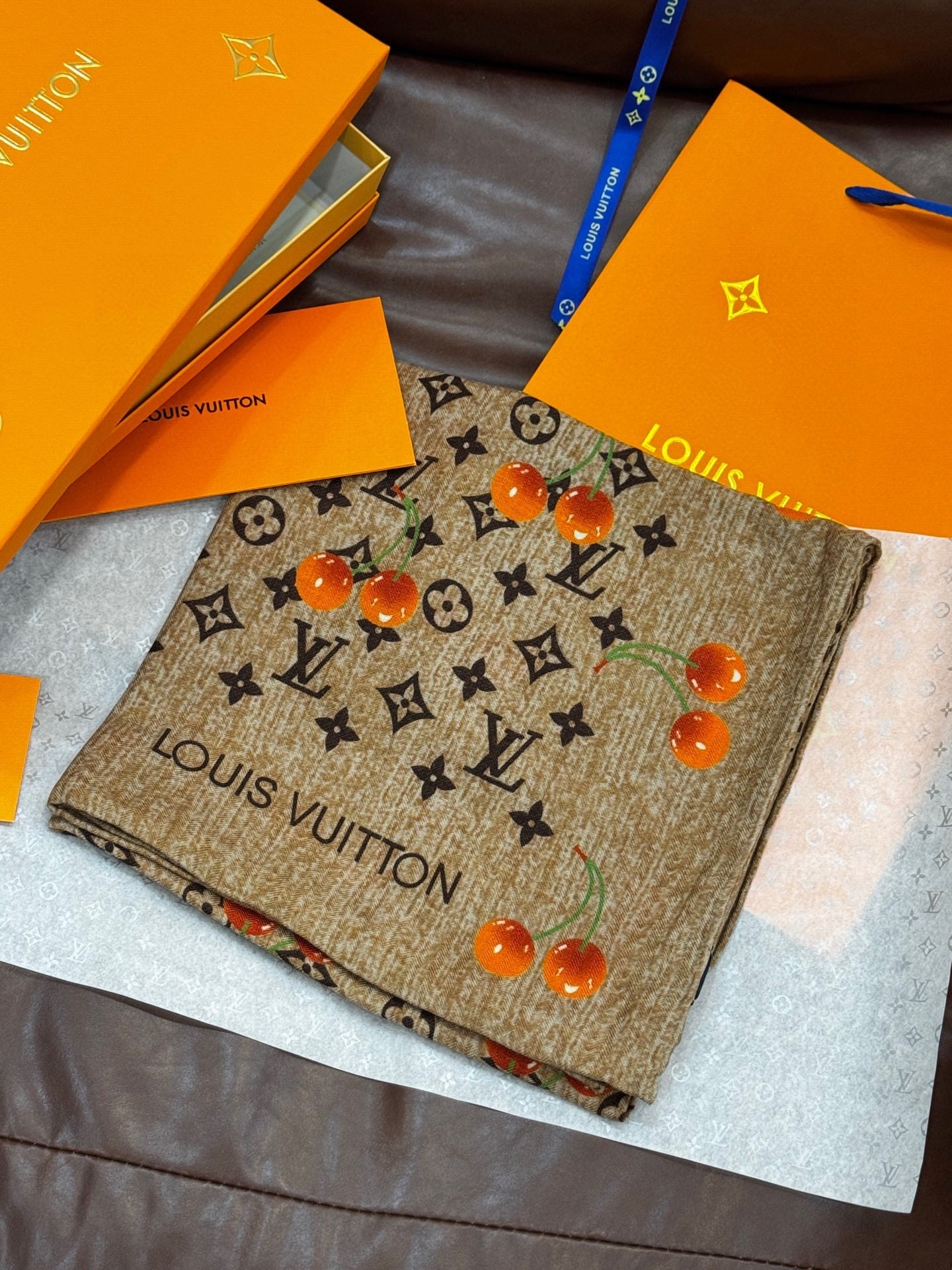 LV SCARF 140 CM IN WOOL MIX SILK 737264