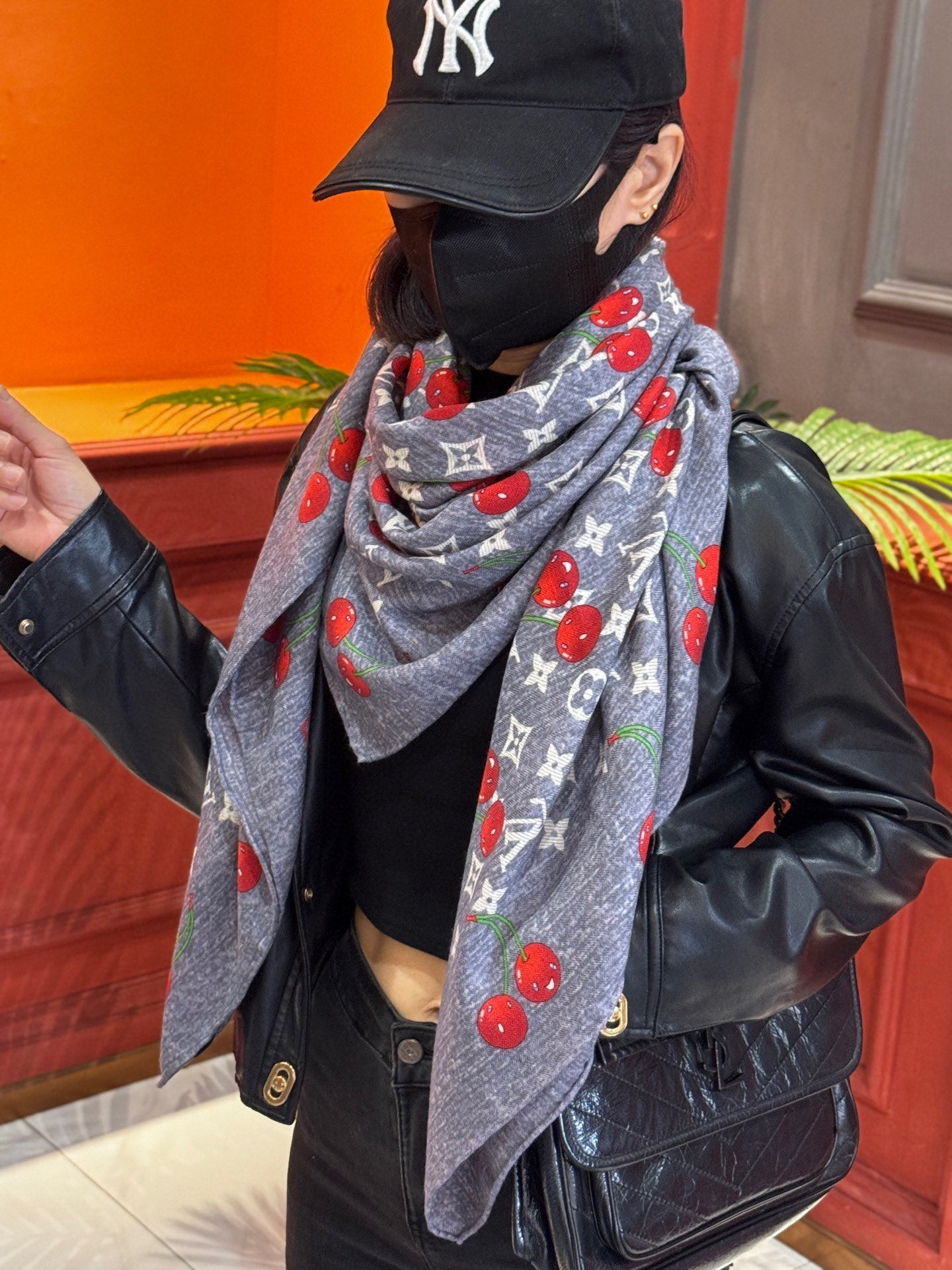 LV SCARF 140 CM IN SILK-CASHMERE BLEND 737270