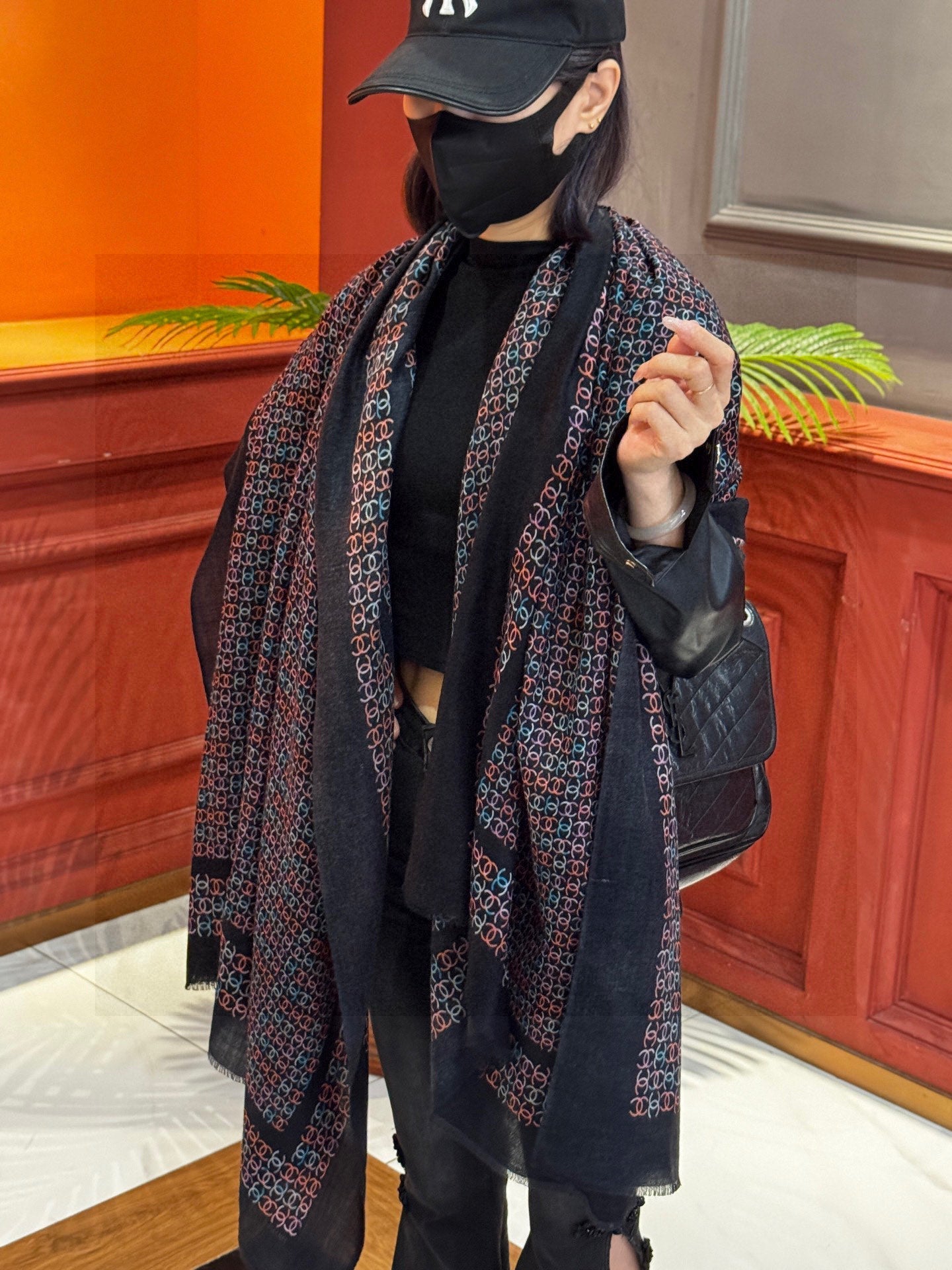 CHANEL 25S SCARF 200 IN CASHMERE 931462