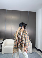 CHECK CAPE IN SAND BROWN WOOL 410154