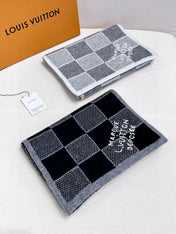 LV SCARF 180 CM IN CASHMERE 682079