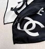 CHANEL 25S SCARF 90 IN SILK 720005
