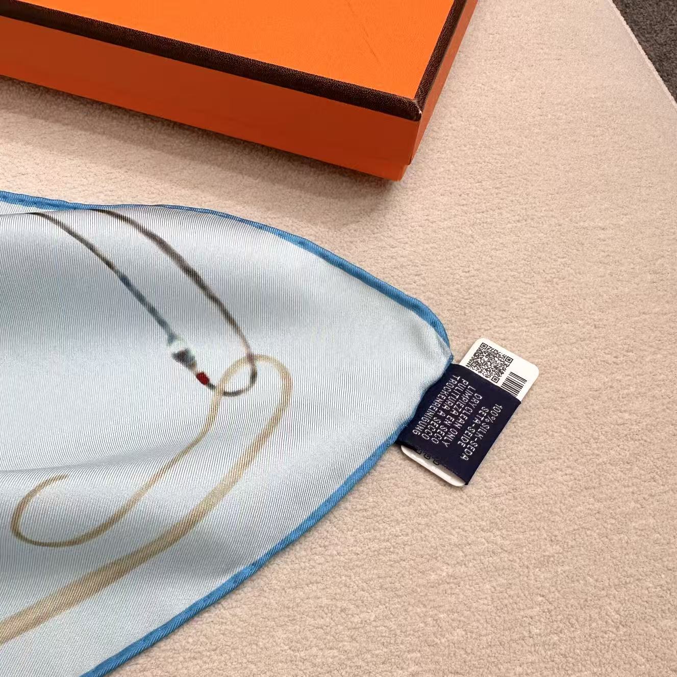HERMES 26S SCARF 90 IN SILK 303194