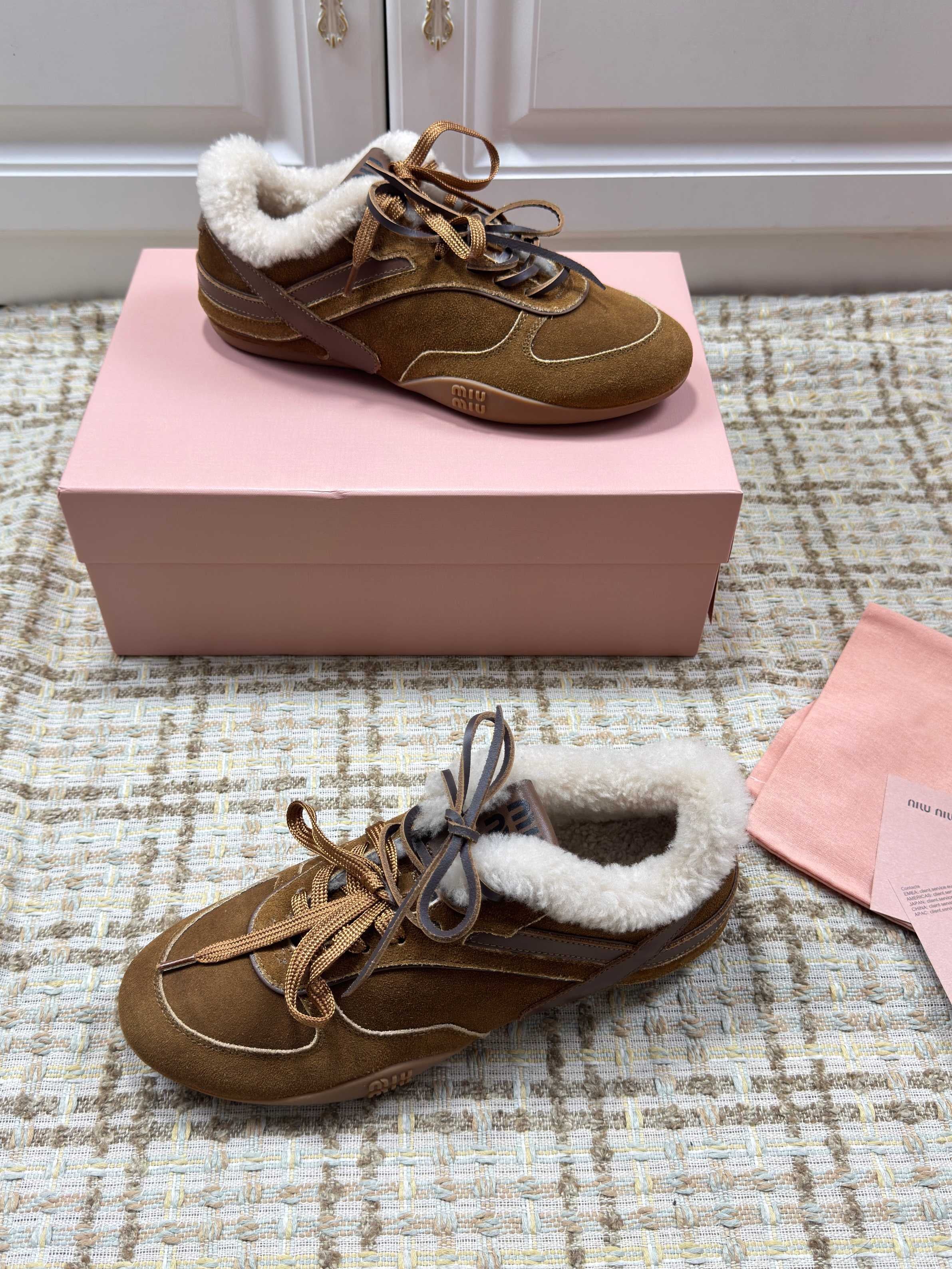 MIUMIU 26S SNEAKERS IN DARK BROWN SUEDE AND SHEARLING