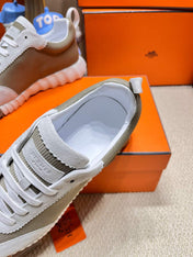 BOUNCING SNEAKER IN PALE GRAY SUEDE AND WOOD BROWN KNIT