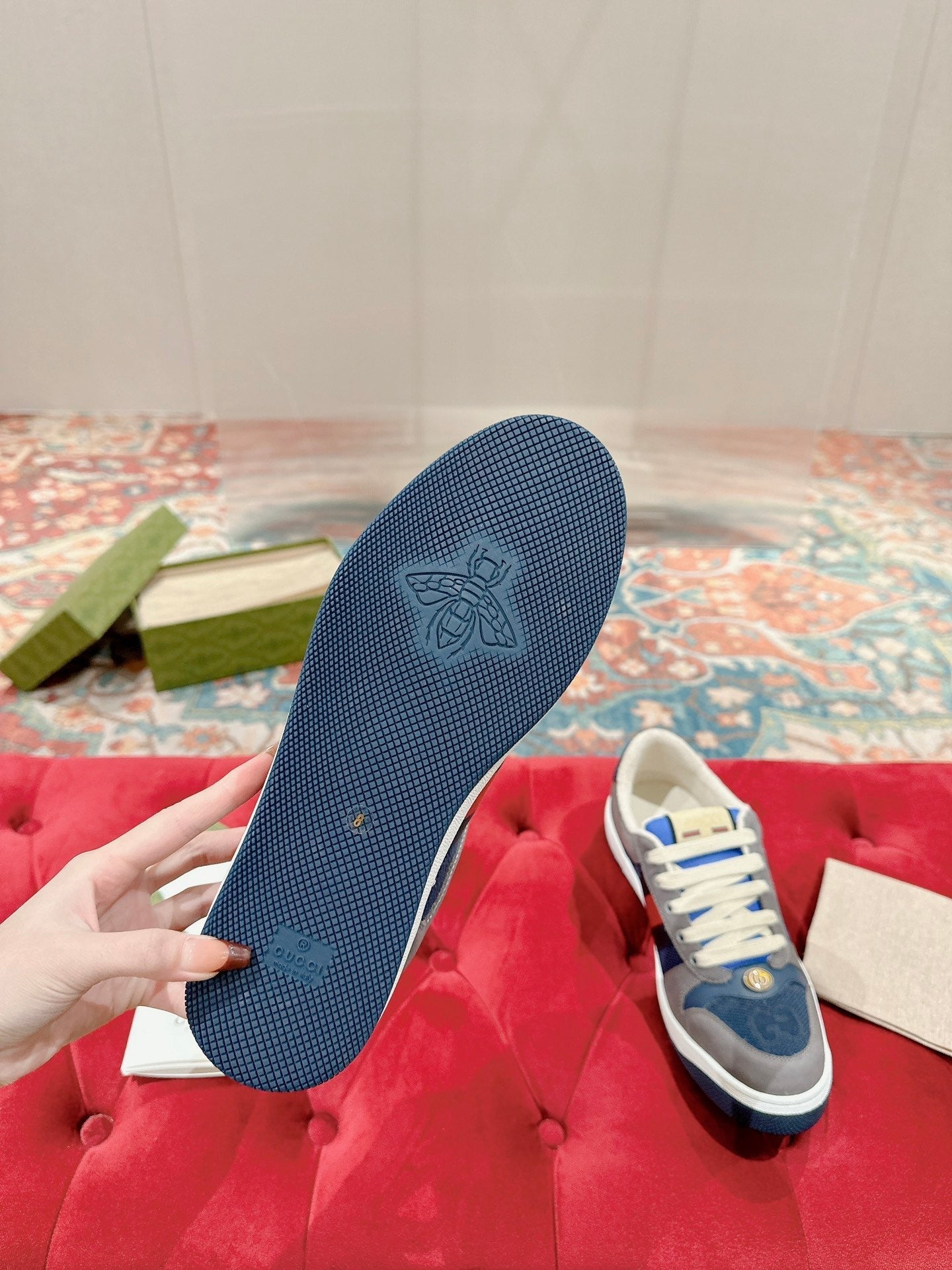 GUCCI 26S SCREENER SNEAKER IN GREY AND BLUE LEATHER