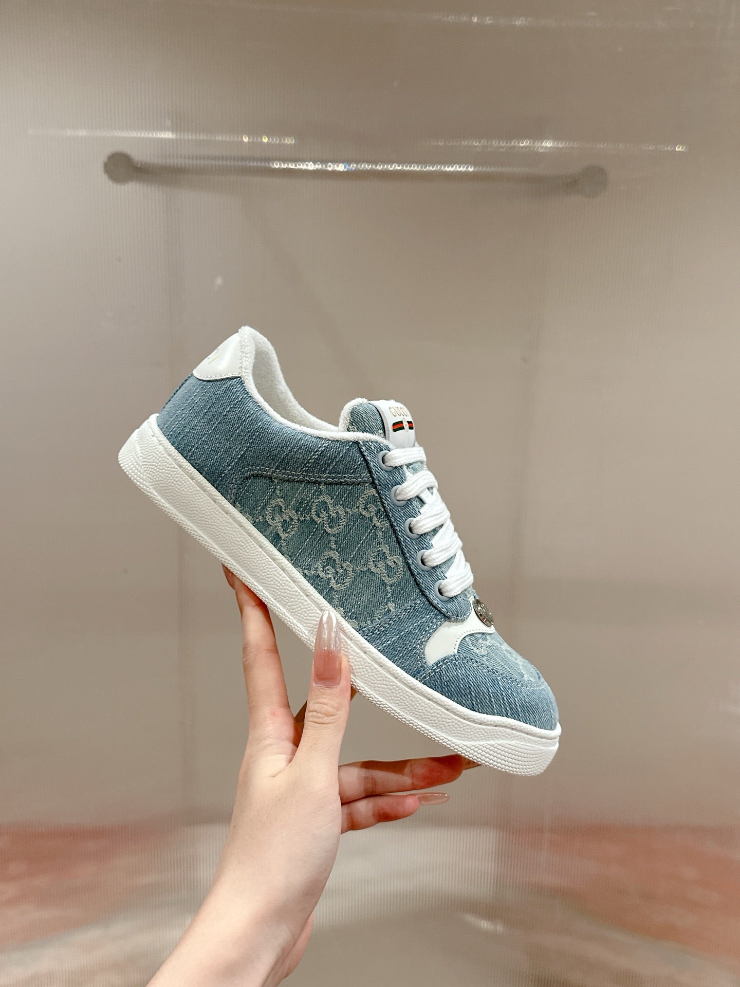 GUCCI 26S SCREENER SNEAKER IN LIGHT BLUE DENIM