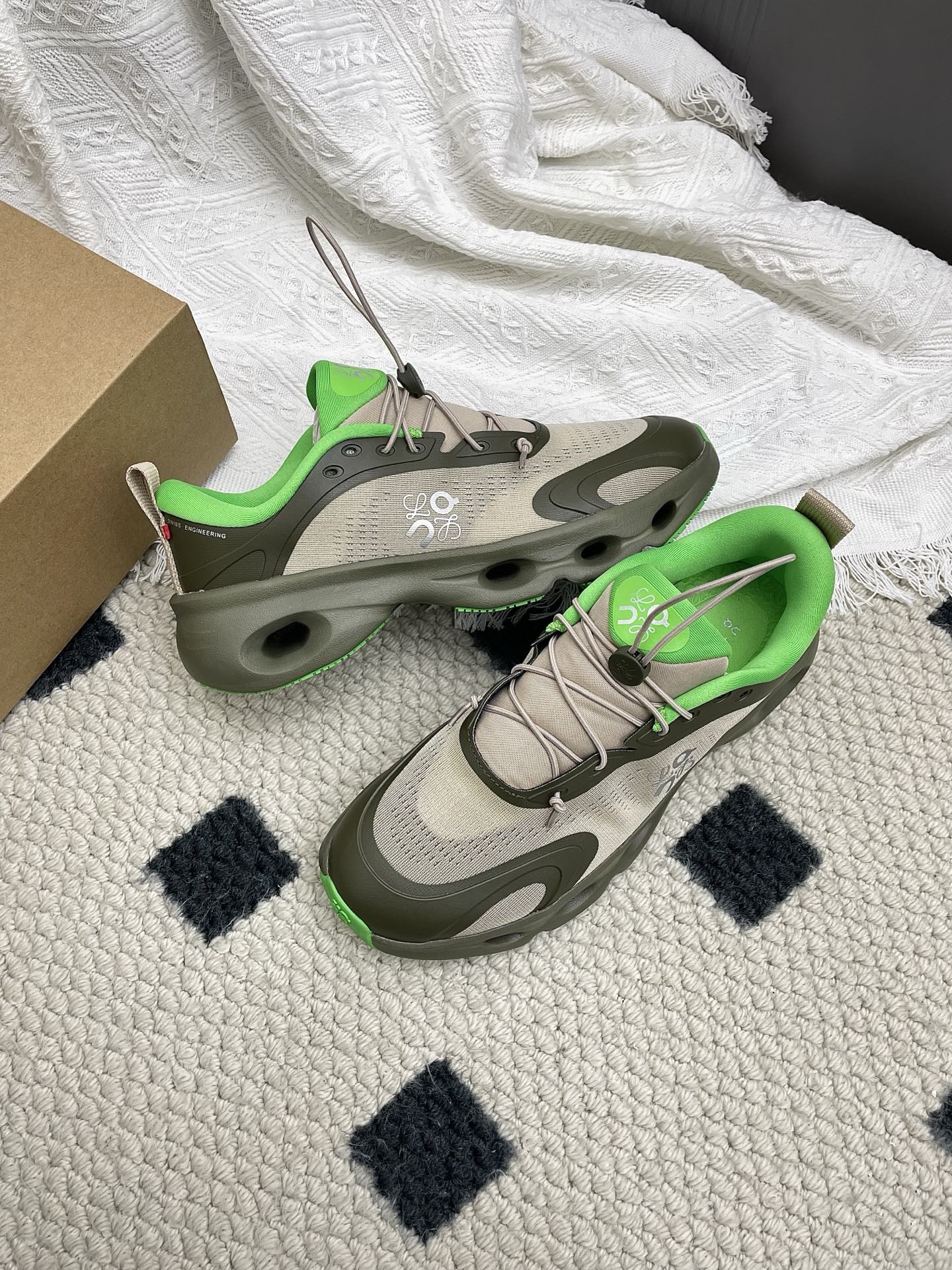 LOEWE 26S CLOUDSOLO SNEAKERS IN OLIVE GREEN AND BEIGE RECYCLED POLYESTER
