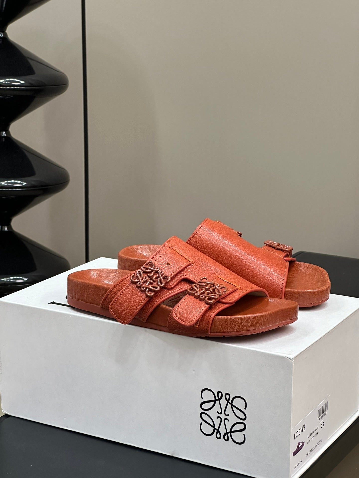 LOEWE 26S EASE SLIDE IN ORANGE CALFSKIN