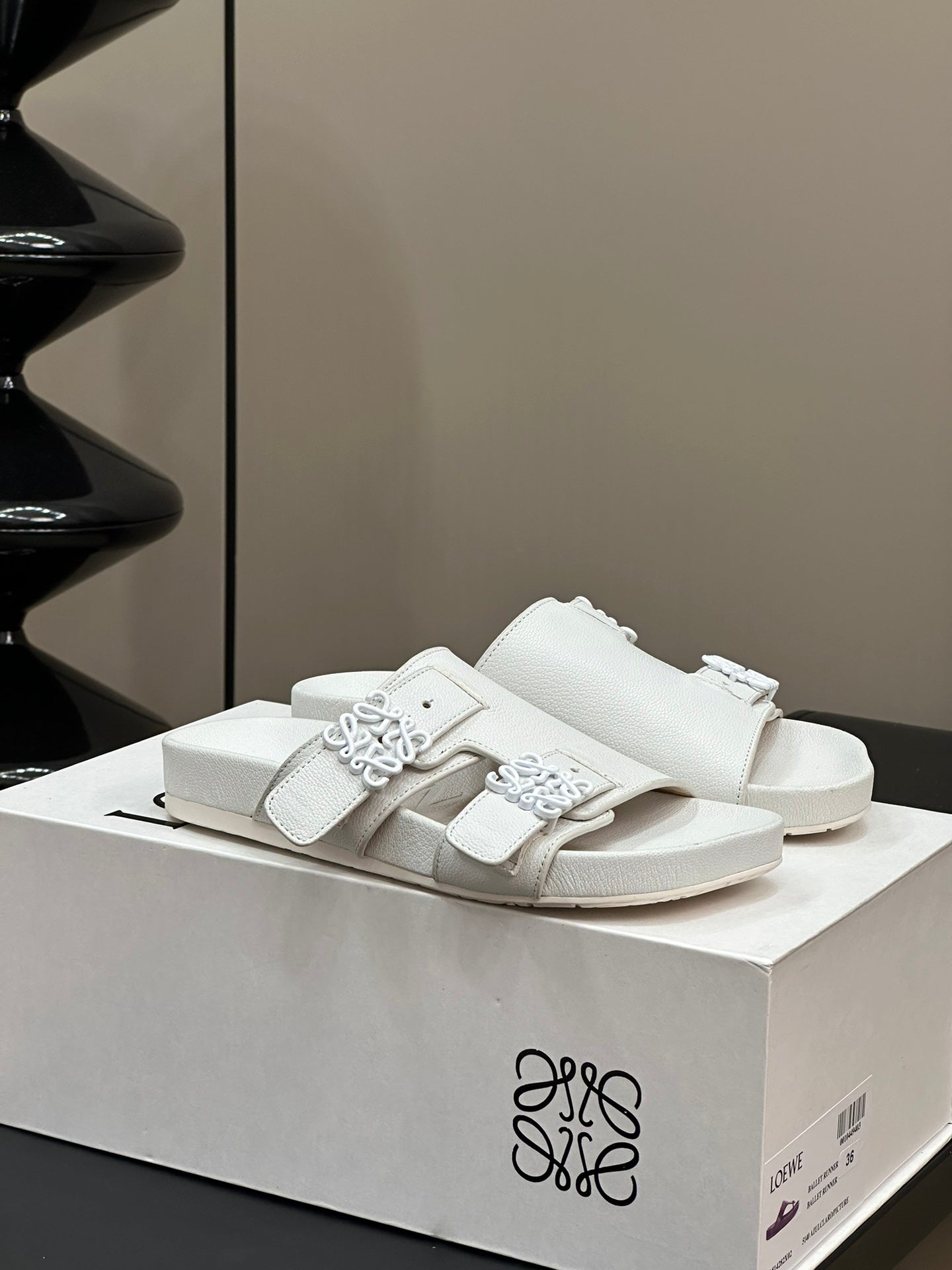 LOEWE 26S EASE SLIDE IN WHITE CALFSKIN