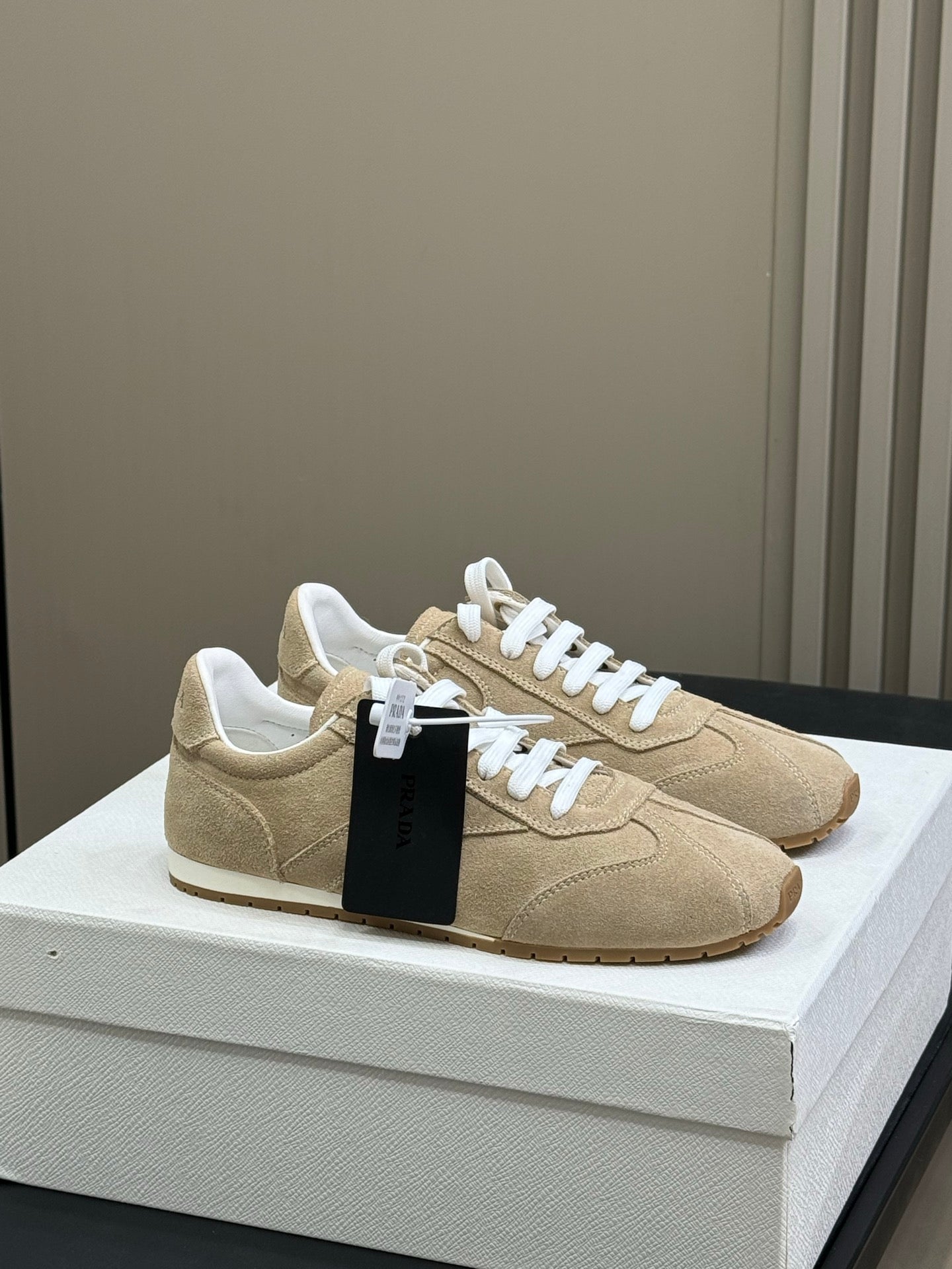PRADA 25S SNEAKER IN BEIGE SUEDE STYLE 10