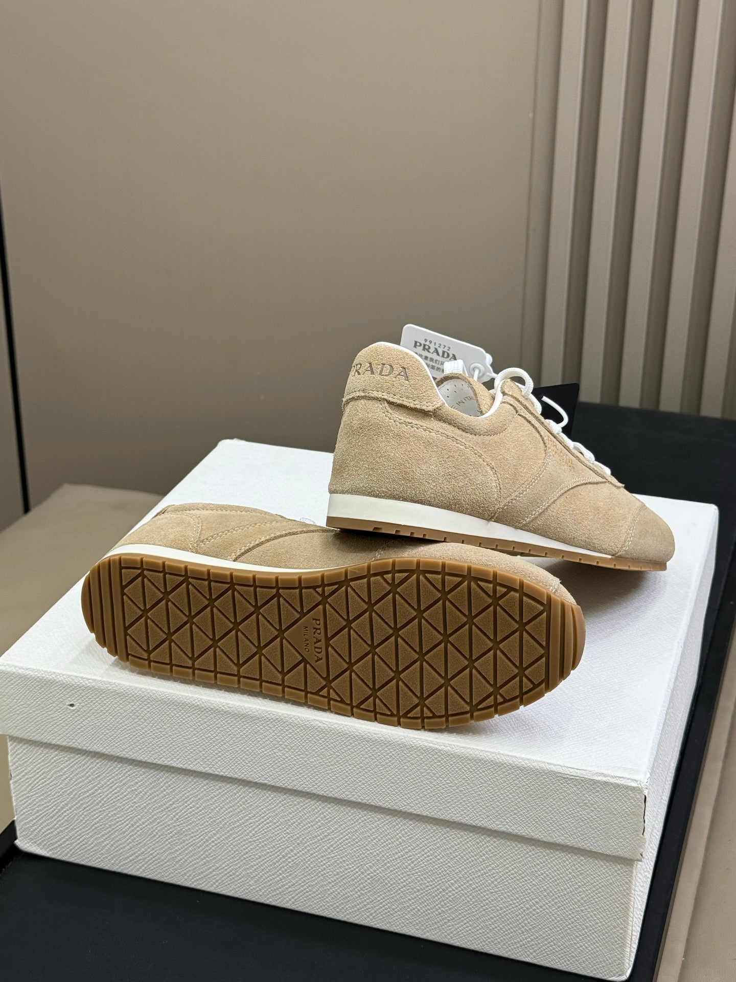 PRADA 25S SNEAKER IN BEIGE SUEDE STYLE 10