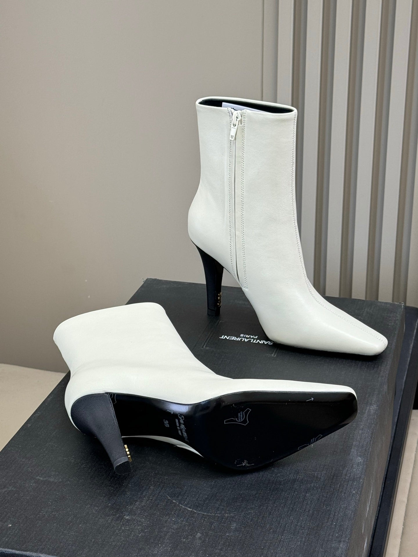 YSL 26S HEELED BOOTS IN WHITE CALFSKIN