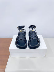 CLEA TRIOMPHE STRAPPY SANDAL IN BLACK CALFSKIN