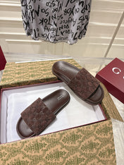 GG SLIDES IN DARK BROWN SUEDE WITH EMBOSSED LOGO STYLE 1