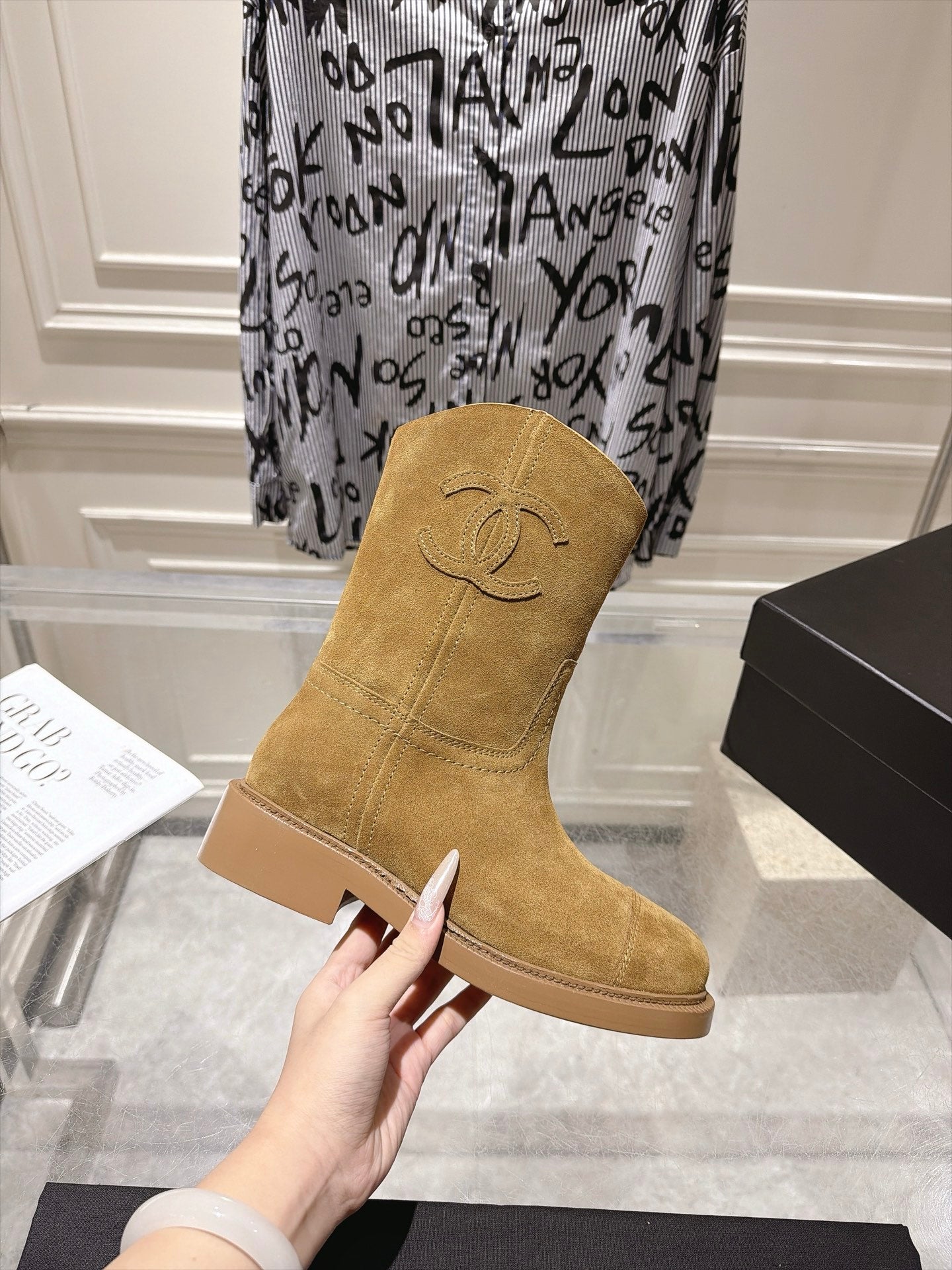 CHANEL 26S MID CALF BOOTS 30 MM IN BEIGE SUEDE