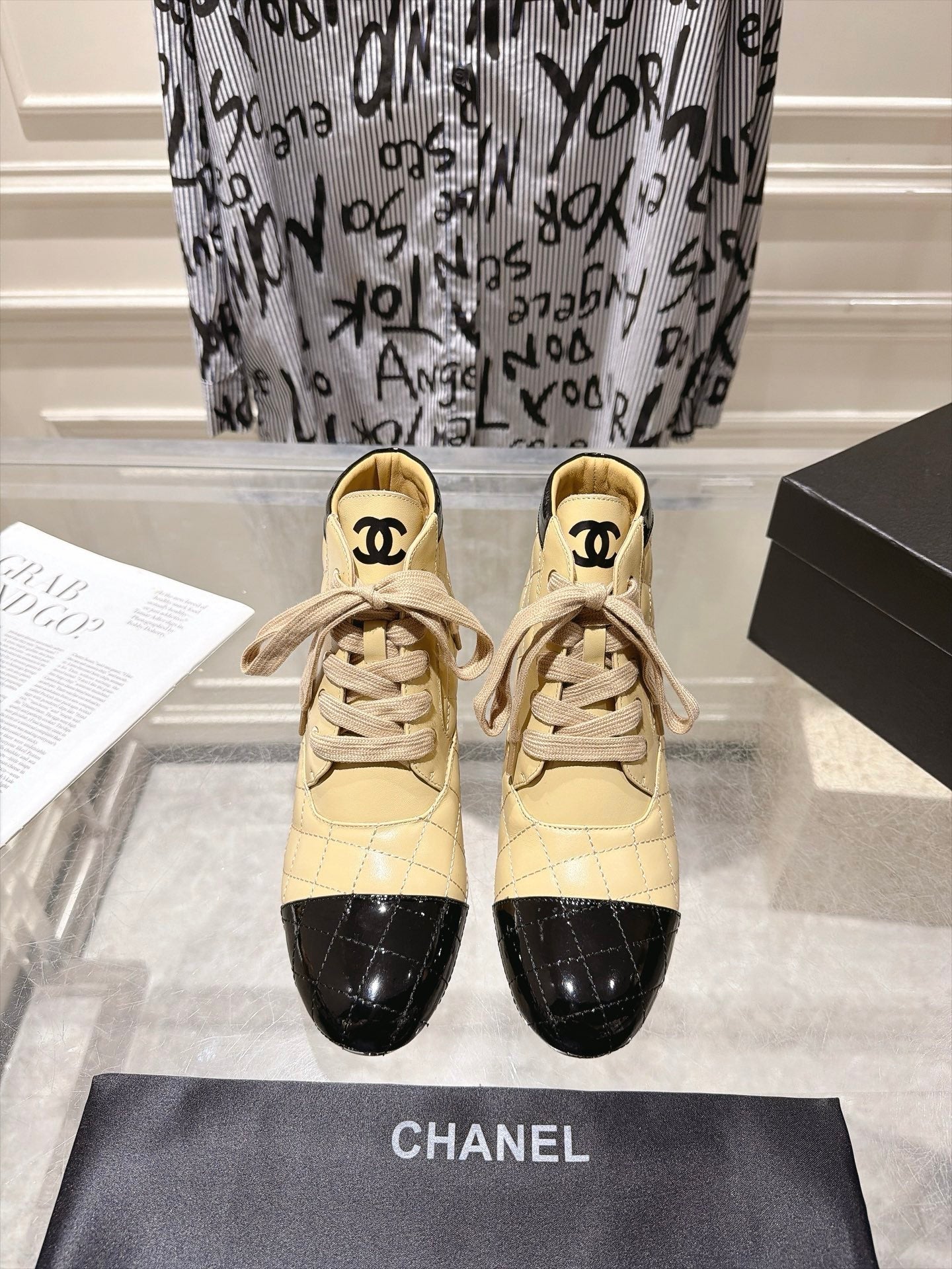 CHANEL 26S HIGH HEEL KNEE HIGH BOOTS 70 MM IN BEIGE LAMBSKIN AND BLACK PATENT CALFSKIN