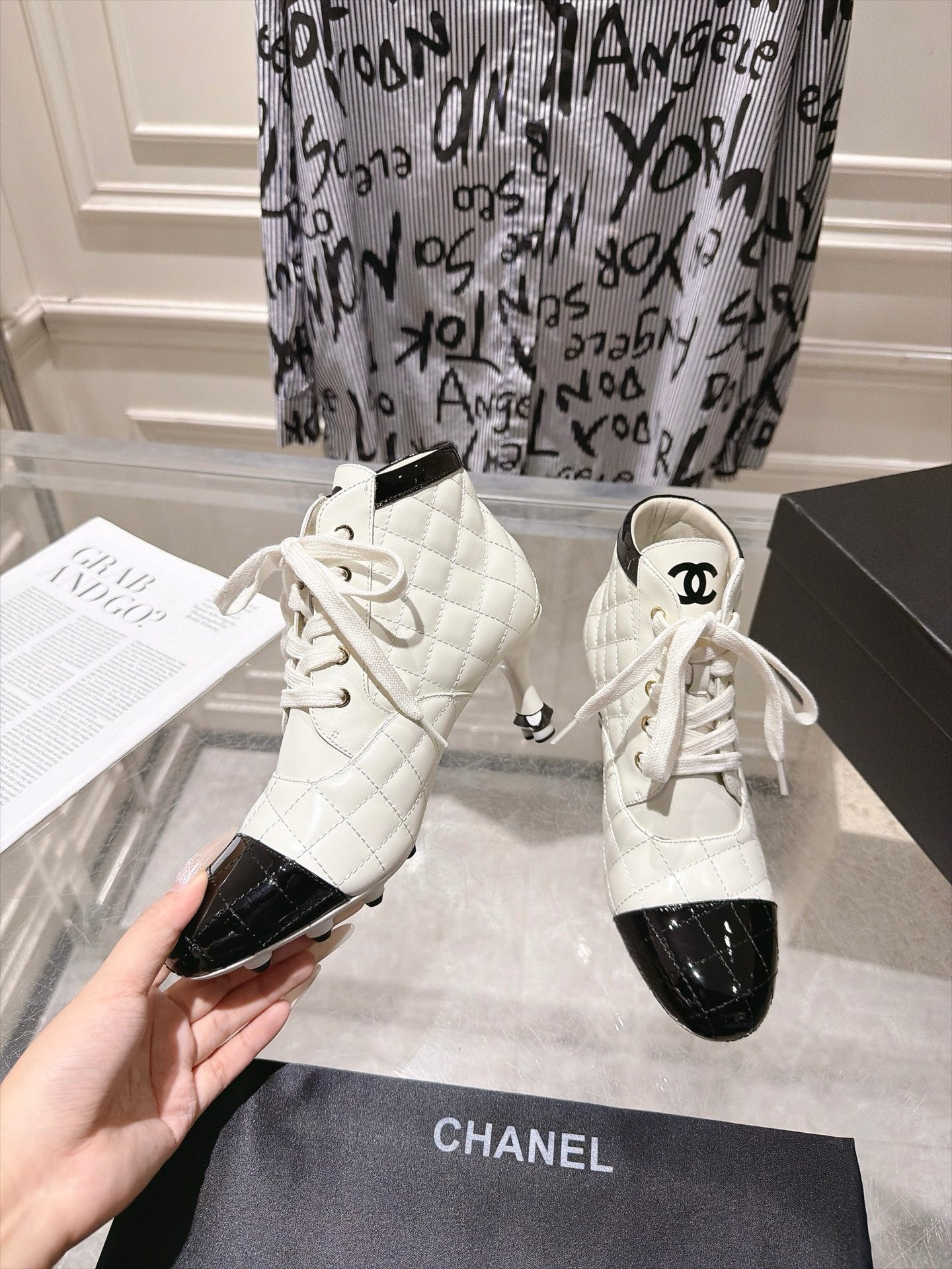 CHANEL 26S HIGH HEEL KNEE HIGH BOOTS 70 MM IN WHITE LAMBSKIN AND BLACK PATENT CALFSKIN