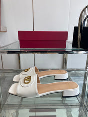 VLTN HIGH HEEL 25S 30 MM IN WHITE LAMBSKIN WITH GOLD HARDWARE