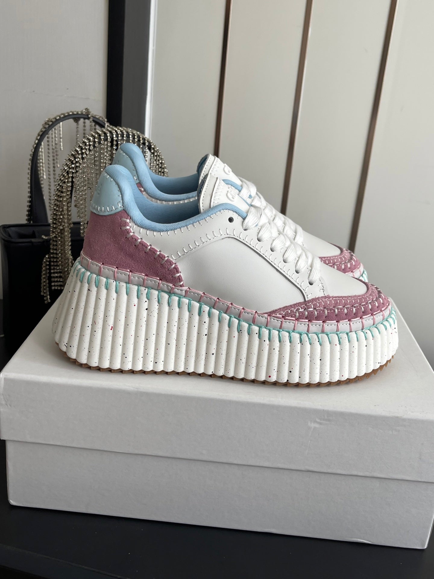 CHLOE 26S LACE-UP SNEAKERS IN WHITE CALFSKIN MIX PINK SUEDE