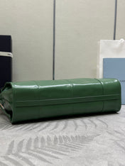 PRADA 25S BONNIE LARGE HANDBAG 38 IN GREEN GLOSSY CALFSKIN GOLD HARDWRE