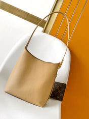 LV 25S LOW KEY HOBO BAG 35 CM IN BEIGE CALFSKIN
